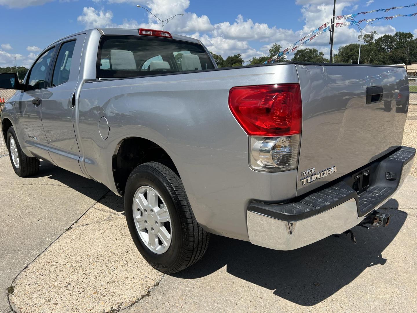 2008 Silver /Gray Toyota Tundra (5TFRT54178X) with an 4.7L V8 DOHC 32V engine, 5-Speed Automatic Overdrive transmission, located at 4520 Airline Hwy, Baton Rouge, LA, 70805, (225) 357-1497, 30.509325, -91.145432 - 2008 Toyota Tundra Double Cab 4.7 V8 Gas, 204K Miles, Cold A/C, Power Windows, Locks & Mirrors, Backup Camera, Tow Package. Does Have Minor Dents & Scratches. FOR INFO PLEASE CONTACT JEFF AT 225-413-0981 CHECK OUT OUR A+ RATING WITH THE BETTER BUSINESS BUREAU WE HAVE BEEN A FAMILY OWNED AND OPERATE - Photo#7