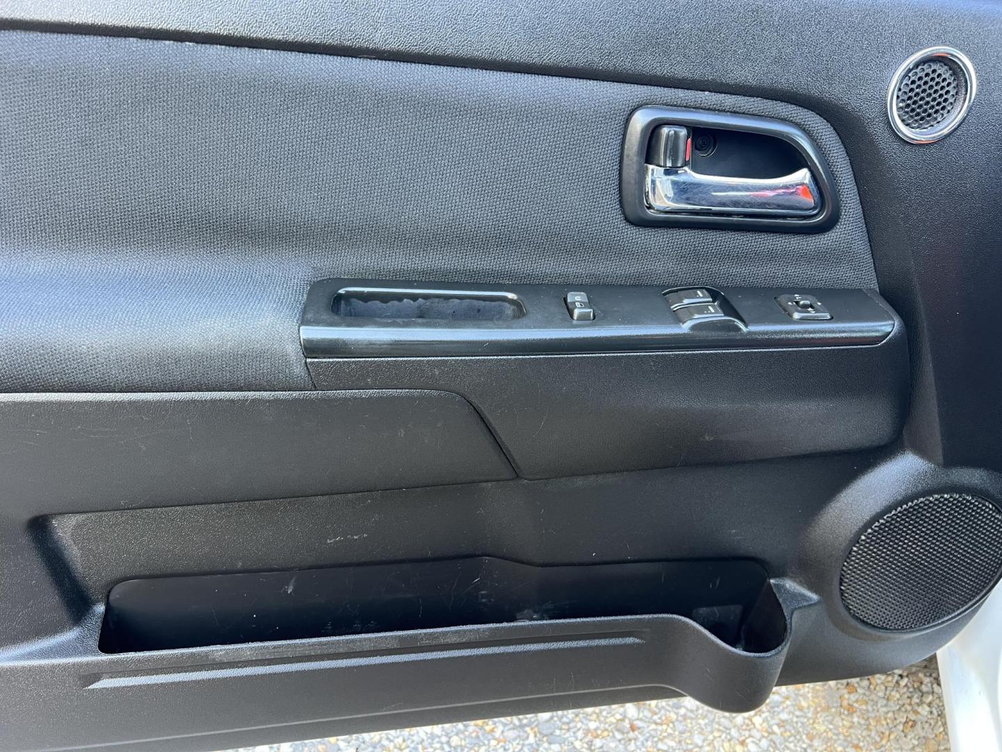2008 White /Gray Chevrolet Colorado LT1 (1GCDT39E088) with an 3.7L L5 DOHC 20V engine, Automatic transmission, located at 4520 Airline Hwy, Baton Rouge, LA, 70805, (225) 357-1497, 30.509325, -91.145432 - 2008 Chevrolet Colorado Ext Cab 4X4 3.7L Gas, 232K Miles, Cold A/C, Power Windows, Locks & Mirrors, Tow Package, Tool Box. At 220k A Jasper Transmission Was Installed. At That Time Other Front End Part Were Also Replaced. This Truck Does Have Minor Dings, Scrathes & Hail Damage On Hood And Top. FOR - Photo#16