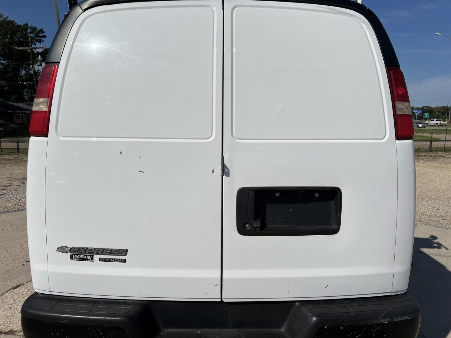 2014 White /Gray Chevrolet Express (1GCWGFCA6E1) with an 4.8L V8 OHV 16V engine, 6-Speed Automatic transmission, located at 4520 Airline Hwy, Baton Rouge, LA, 70805, (225) 357-1497, 30.509325, -91.145432 - 2014 Chevrolet Express 2500 Cargo Van 4.8 V8 Gas, 139K Miles, Cold A/C, Power Windows, Locks & Mirrors, Backup Camera. FOR INFO PLEASE CONTACT JEFF AT 225-413-0981 CHECK OUT OUR A+ RATING WITH THE BETTER BUSINESS BUREAU WE HAVE BEEN A FAMILY OWNED AND OPERATED BUSINESS AT THE SAME LOCATION FOR OVER - Photo#6