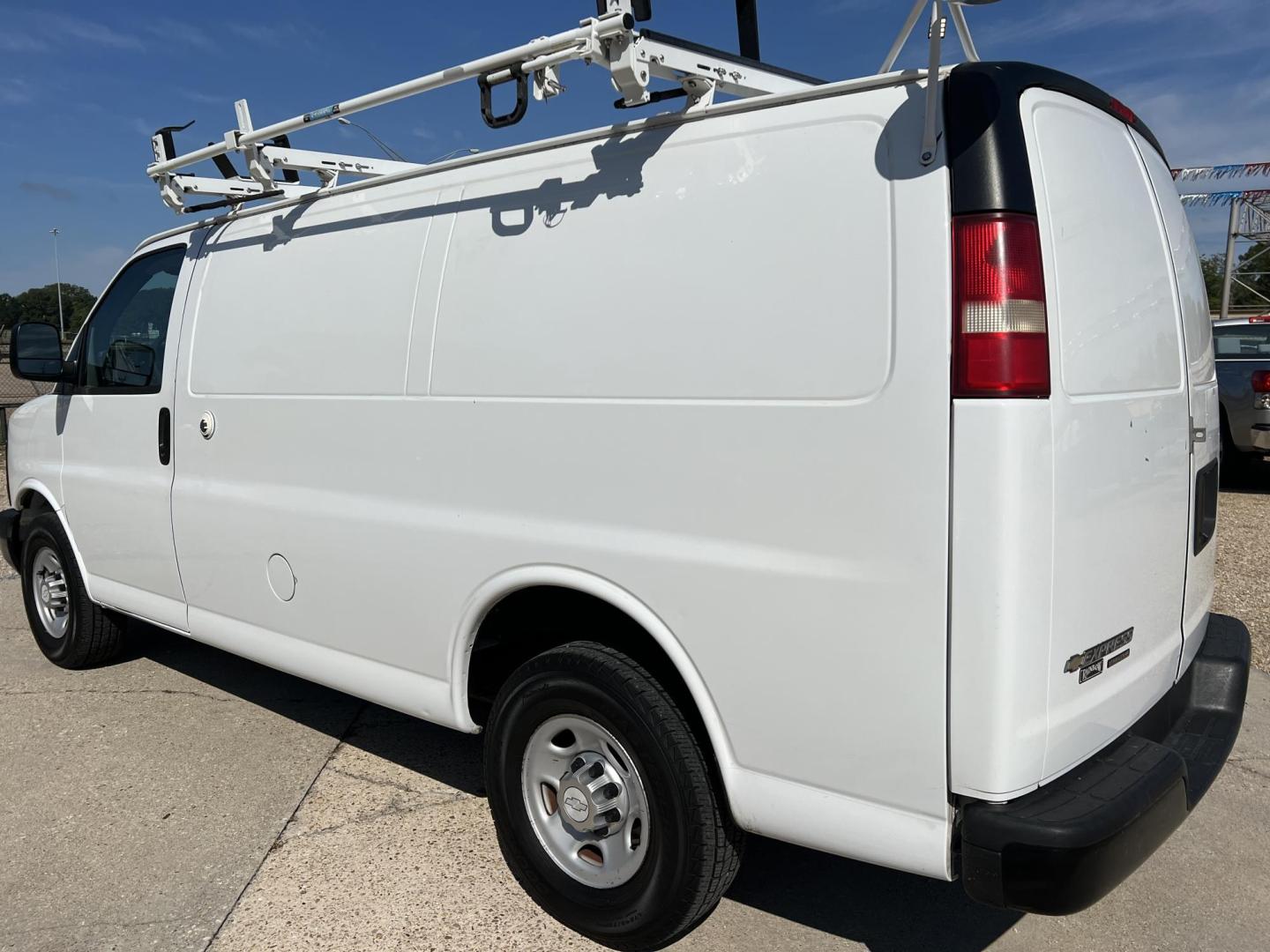 2014 White /Gray Chevrolet Express (1GCWGFCA6E1) with an 4.8L V8 OHV 16V engine, 6-Speed Automatic transmission, located at 4520 Airline Hwy, Baton Rouge, LA, 70805, (225) 357-1497, 30.509325, -91.145432 - 2014 Chevrolet Express 2500 Cargo Van 4.8 V8 Gas, 139K Miles, Cold A/C, Power Windows, Locks & Mirrors, Backup Camera. FOR INFO PLEASE CONTACT JEFF AT 225-413-0981 CHECK OUT OUR A+ RATING WITH THE BETTER BUSINESS BUREAU WE HAVE BEEN A FAMILY OWNED AND OPERATED BUSINESS AT THE SAME LOCATION FOR OVER - Photo#7