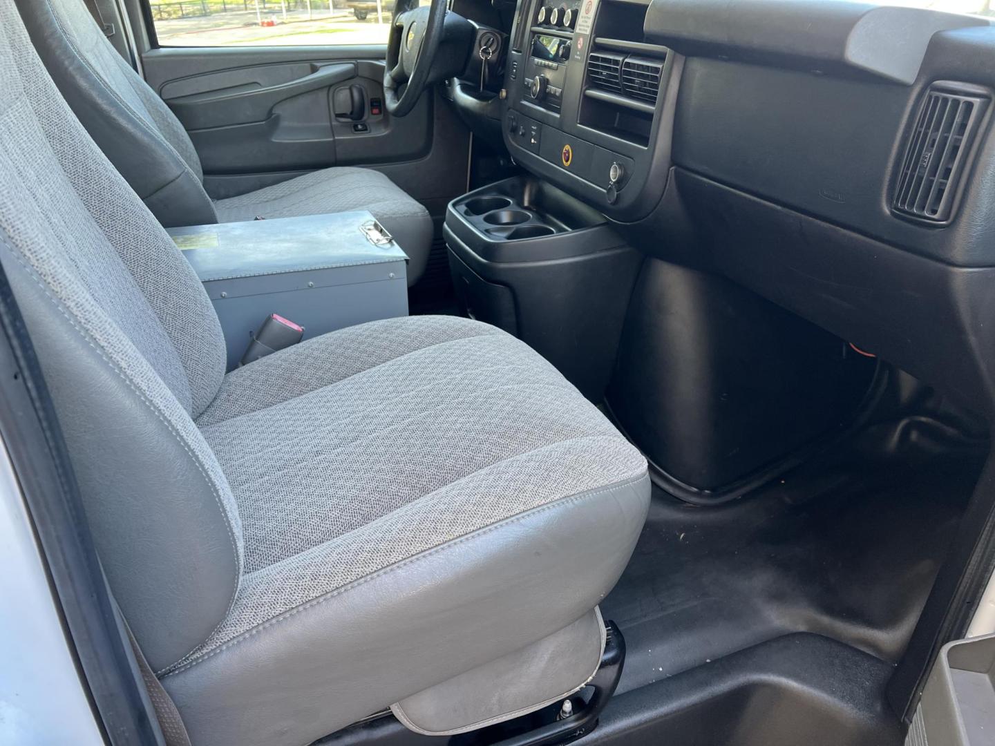 2014 White /Gray Chevrolet Express (1GCWGFCA6E1) with an 4.8L V8 OHV 16V engine, 6-Speed Automatic transmission, located at 4520 Airline Hwy, Baton Rouge, LA, 70805, (225) 357-1497, 30.509325, -91.145432 - 2014 Chevrolet Express 2500 Cargo Van 4.8 V8 Gas, 139K Miles, Cold A/C, Power Windows, Locks & Mirrors, Backup Camera. FOR INFO PLEASE CONTACT JEFF AT 225-413-0981 CHECK OUT OUR A+ RATING WITH THE BETTER BUSINESS BUREAU WE HAVE BEEN A FAMILY OWNED AND OPERATED BUSINESS AT THE SAME LOCATION FOR OVER - Photo#9