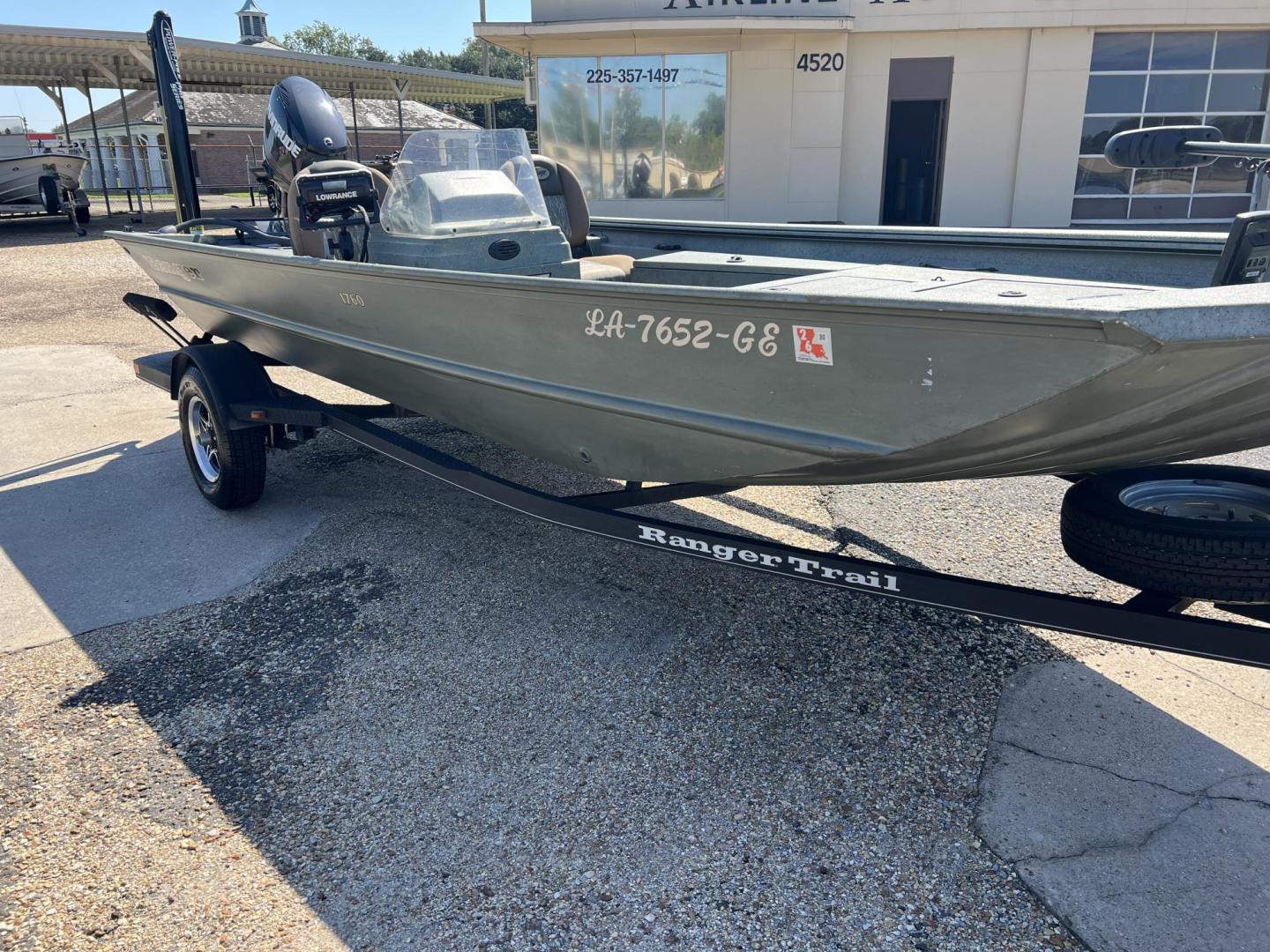 2015 Green Ranger Boat with an 75 Evinrude engine, located at 4520 Airline Hwy, Baton Rouge, LA, 70805, (225) 357-1497, 30.509325, -91.145432 - 2015 Ranger 1760 Aluminum Boat 75HP Evinrude E-TEC, Livewell, Dry Storage, Rod Box, 8Ft Powerpole, Minn Kota Ulterra 80lb Thrust i-Pilot Trolling Motor, Lowrance Electronics, New Tires & More. - Photo#3