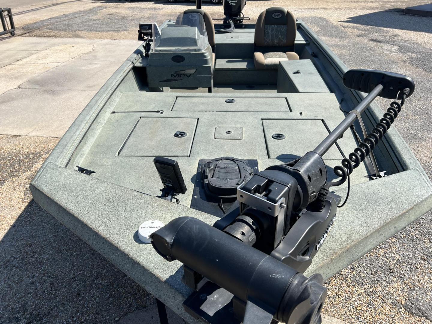 2015 Green Ranger Boat with an 75 Evinrude engine, located at 4520 Airline Hwy, Baton Rouge, LA, 70805, (225) 357-1497, 30.509325, -91.145432 - 2015 Ranger 1760 Aluminum Boat 75HP Evinrude E-TEC, Livewell, Dry Storage, Rod Box, 8Ft Powerpole, Minn Kota Ulterra 80lb Thrust i-Pilot Trolling Motor, Lowrance Electronics, New Tires & More. - Photo#4