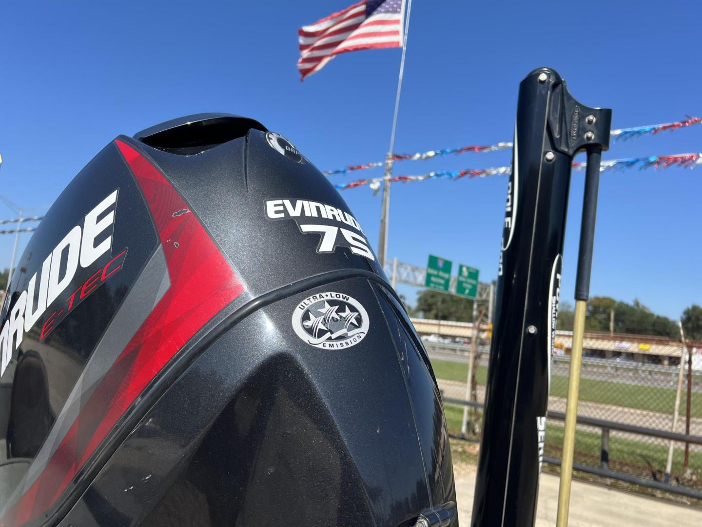 2015 Green Ranger Boat with an 75 Evinrude engine, located at 4520 Airline Hwy, Baton Rouge, LA, 70805, (225) 357-1497, 30.509325, -91.145432 - 2015 Ranger 1760 Aluminum Boat 75HP Evinrude E-TEC, Livewell, Dry Storage, Rod Box, 8Ft Powerpole, Minn Kota Ulterra 80lb Thrust i-Pilot Trolling Motor, Lowrance Electronics, New Tires & More. - Photo#9