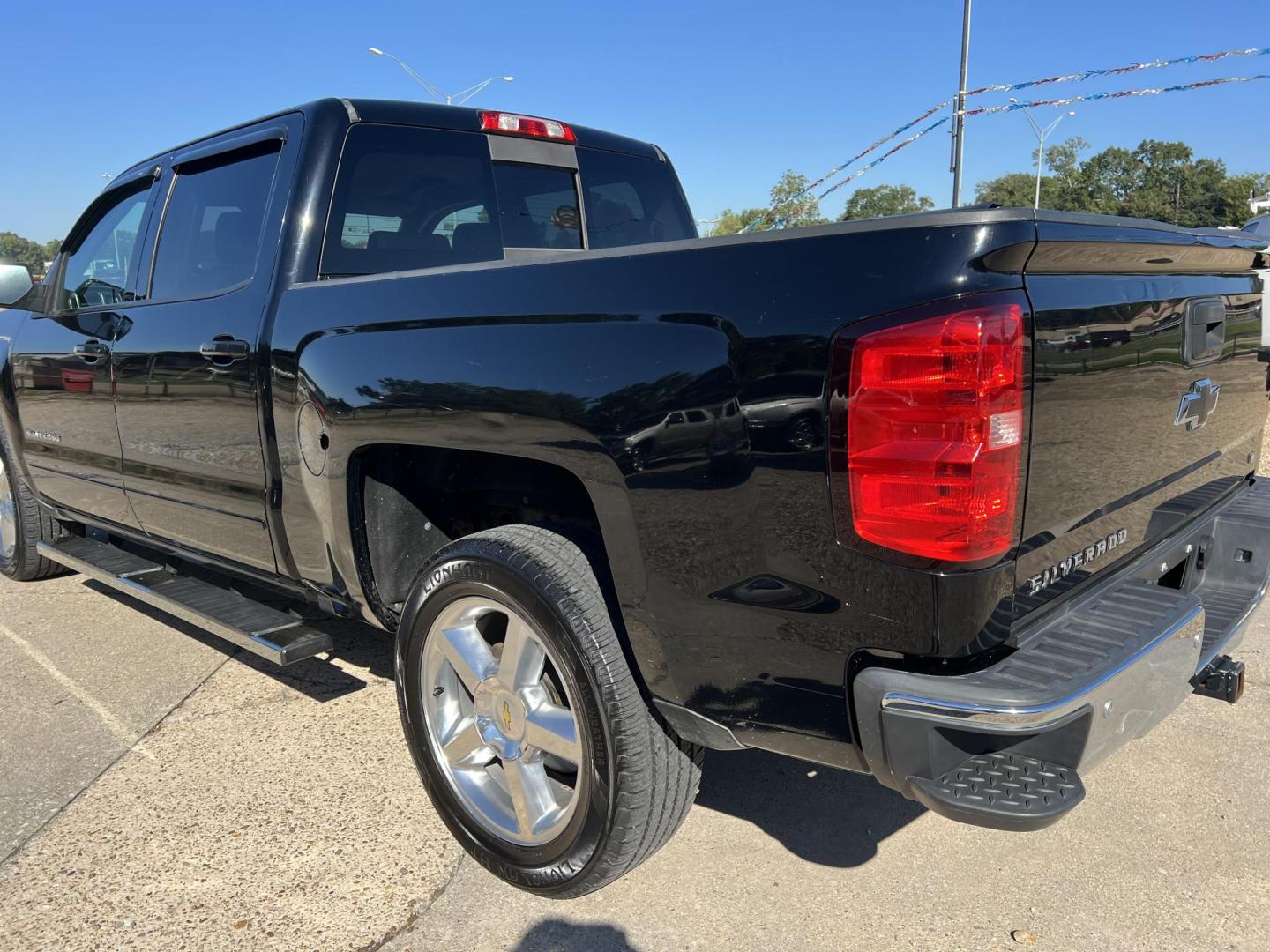 2017 Black /Black Chevrolet Silverado 1500 LT (3GCPCREC4HG) with an 5.3L V8 OHV 16V engine, 6A transmission, located at 4520 Airline Hwy, Baton Rouge, LA, 70805, (225) 357-1497, 30.509325, -91.145432 - 2017 Chevrolet Silverado 1500 Crew Cab LT 5.3 V8 Gas, 159K Miles, Heated Leather, Cold A/C, Power Windows, Locks & Mirrors, Backup Camera, Tow Package. FOR INFO PLEASE CONTACT JEFF AT 225-413-0981 CHECK OUT OUR A+ RATING WITH THE BETTER BUSINESS BUREAU WE HAVE BEEN A FAMILY OWNED AND OPERATED BUSIN - Photo#7