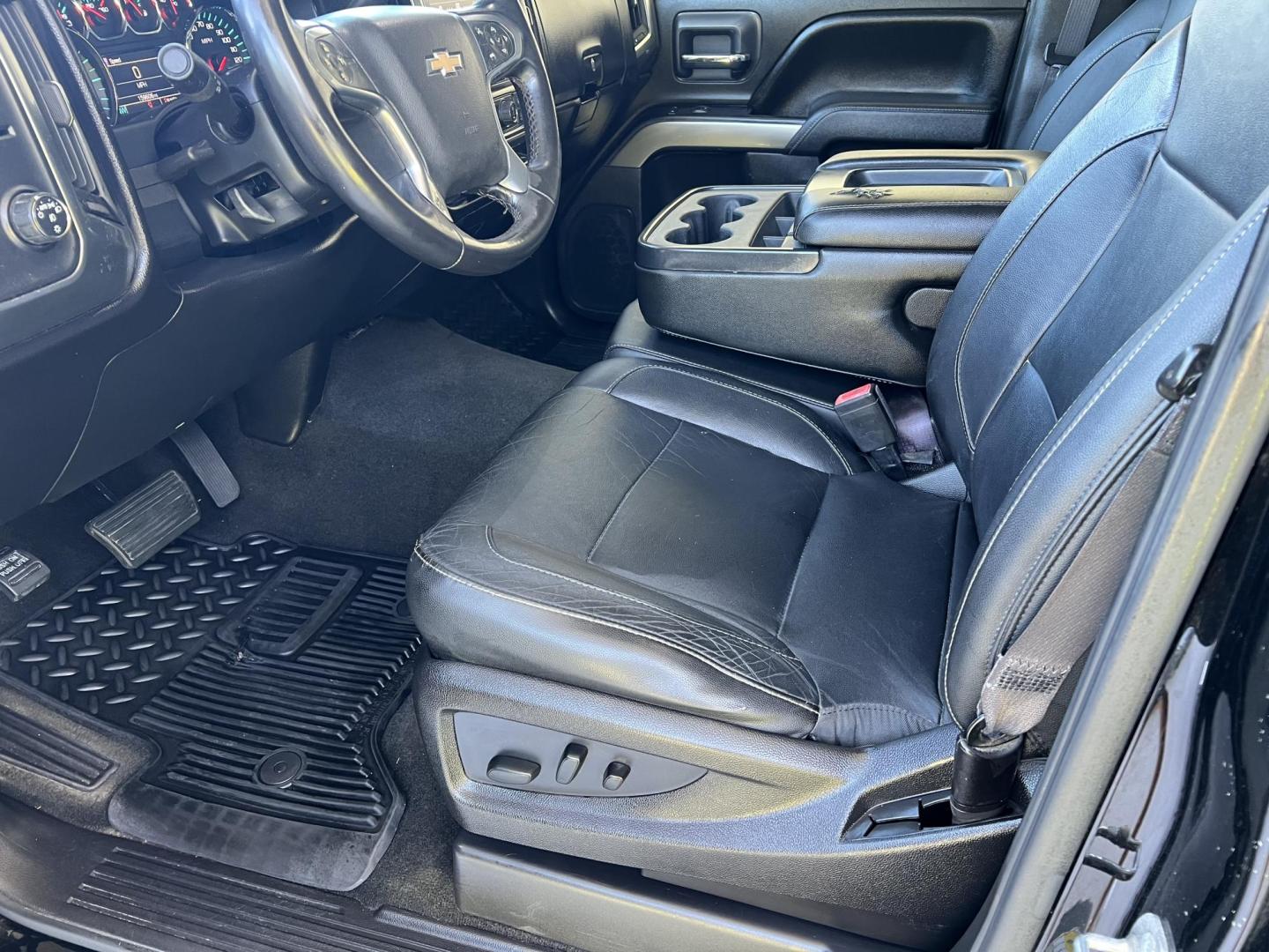 2017 Black /Black Chevrolet Silverado 1500 LT (3GCPCREC4HG) with an 5.3L V8 OHV 16V engine, 6A transmission, located at 4520 Airline Hwy, Baton Rouge, LA, 70805, (225) 357-1497, 30.509325, -91.145432 - 2017 Chevrolet Silverado 1500 Crew Cab LT 5.3 V8 Gas, 159K Miles, Heated Leather, Cold A/C, Power Windows, Locks & Mirrors, Backup Camera, Tow Package. FOR INFO PLEASE CONTACT JEFF AT 225-413-0981 CHECK OUT OUR A+ RATING WITH THE BETTER BUSINESS BUREAU WE HAVE BEEN A FAMILY OWNED AND OPERATED BUSIN - Photo#8