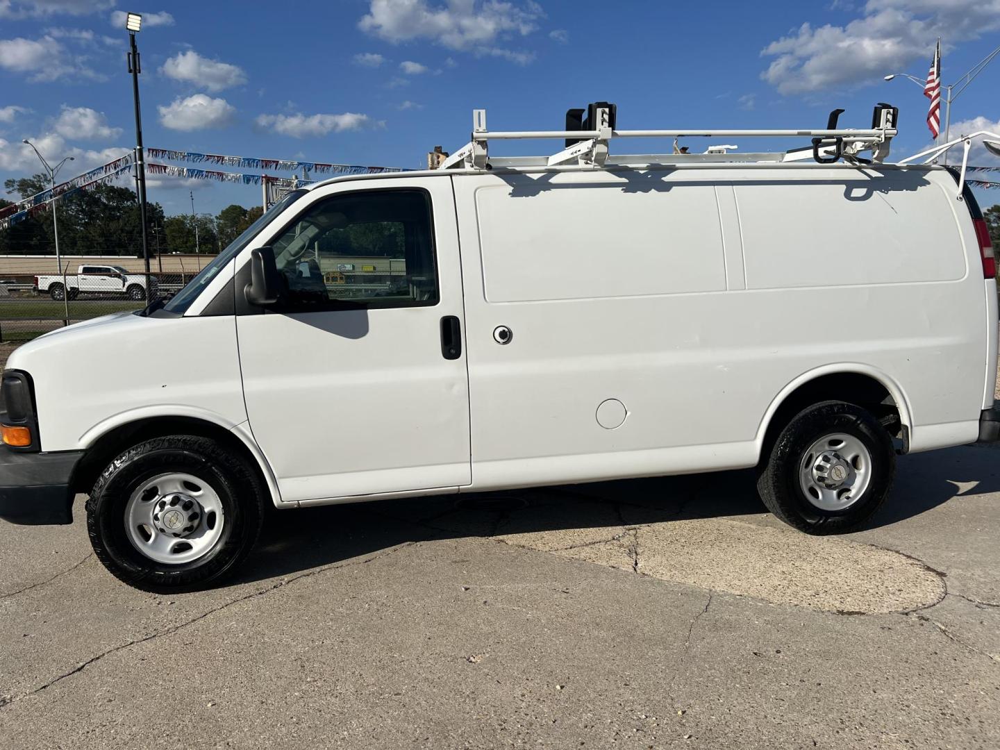 2013 White /Gray Chevrolet Express (1GCWGFCA7D1) with an 4.8L V8 OHV 16V FFV engine, 6-Speed Automatic transmission, located at 4520 Airline Hwy, Baton Rouge, LA, 70805, (225) 357-1497, 30.509325, -91.145432 - 2013 Chevrolet Express 2500 Cargo Van 4.8 V8 Gas, 169K Miles, Cold A/C, Power Windows, Locks & Mirrors, Has Minor Dings & Scratches. FOR INFO PLEASE CONTACT JEFF AT 225-413-0981 CHECK OUT OUR A+ RATING WITH THE BETTER BUSINESS BUREAU WE HAVE BEEN A FAMILY OWNED AND OPERATED BUSINESS AT THE SAME LOCA - Photo#1