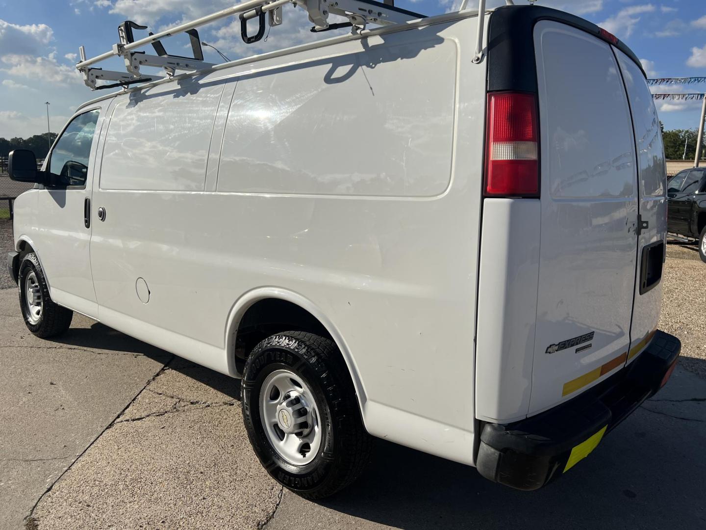 2013 White /Gray Chevrolet Express (1GCWGFCA7D1) with an 4.8L V8 OHV 16V FFV engine, 6-Speed Automatic transmission, located at 4520 Airline Hwy, Baton Rouge, LA, 70805, (225) 357-1497, 30.509325, -91.145432 - 2013 Chevrolet Express 2500 Cargo Van 4.8 V8 Gas, 169K Miles, Cold A/C, Power Windows, Locks & Mirrors, Has Minor Dings & Scratches. FOR INFO PLEASE CONTACT JEFF AT 225-413-0981 CHECK OUT OUR A+ RATING WITH THE BETTER BUSINESS BUREAU WE HAVE BEEN A FAMILY OWNED AND OPERATED BUSINESS AT THE SAME LOCA - Photo#7