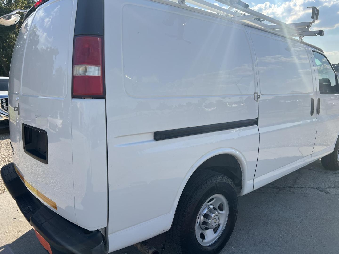 2013 White /Gray Chevrolet Express (1GCWGFCA7D1) with an 4.8L V8 OHV 16V FFV engine, 6-Speed Automatic transmission, located at 4520 Airline Hwy, Baton Rouge, LA, 70805, (225) 357-1497, 30.509325, -91.145432 - 2013 Chevrolet Express 2500 Cargo Van 4.8 V8 Gas, 169K Miles, Cold A/C, Power Windows, Locks & Mirrors, Has Minor Dings & Scratches. FOR INFO PLEASE CONTACT JEFF AT 225-413-0981 CHECK OUT OUR A+ RATING WITH THE BETTER BUSINESS BUREAU WE HAVE BEEN A FAMILY OWNED AND OPERATED BUSINESS AT THE SAME LOCA - Photo#5