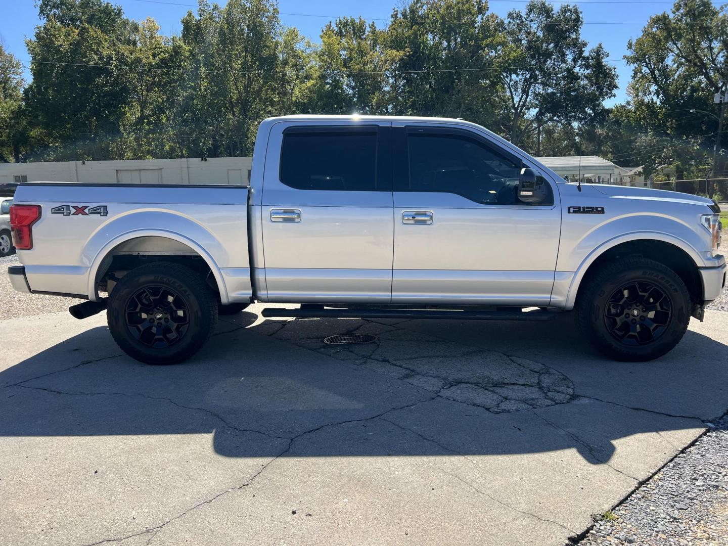 2018 Silver /Gray Ford F-150 Lariat (1FTEW1EG8JF) with an 3.5L V6 TURBO engine, 6-Speed Automatic transmission, located at 4520 Airline Hwy, Baton Rouge, LA, 70805, (225) 357-1497, 30.509325, -91.145432 - 2018 Ford F150 SuperCrew Lariat 4X4 **NO ACCIDENTS** 3.5 V6 EcoBoost Gas, 148K Miles, Heated & Cooled Leather, Cold A/C, Navigation, Backup Camera, Tow Package & More. FOR INFO PLEASE CONTACT JEFF AT 225-413-0981 CHECK OUT OUR A+ RATING WITH THE BETTER BUSINESS BUREAU WE HAVE BEEN A FAMILY OWNED A - Photo#4