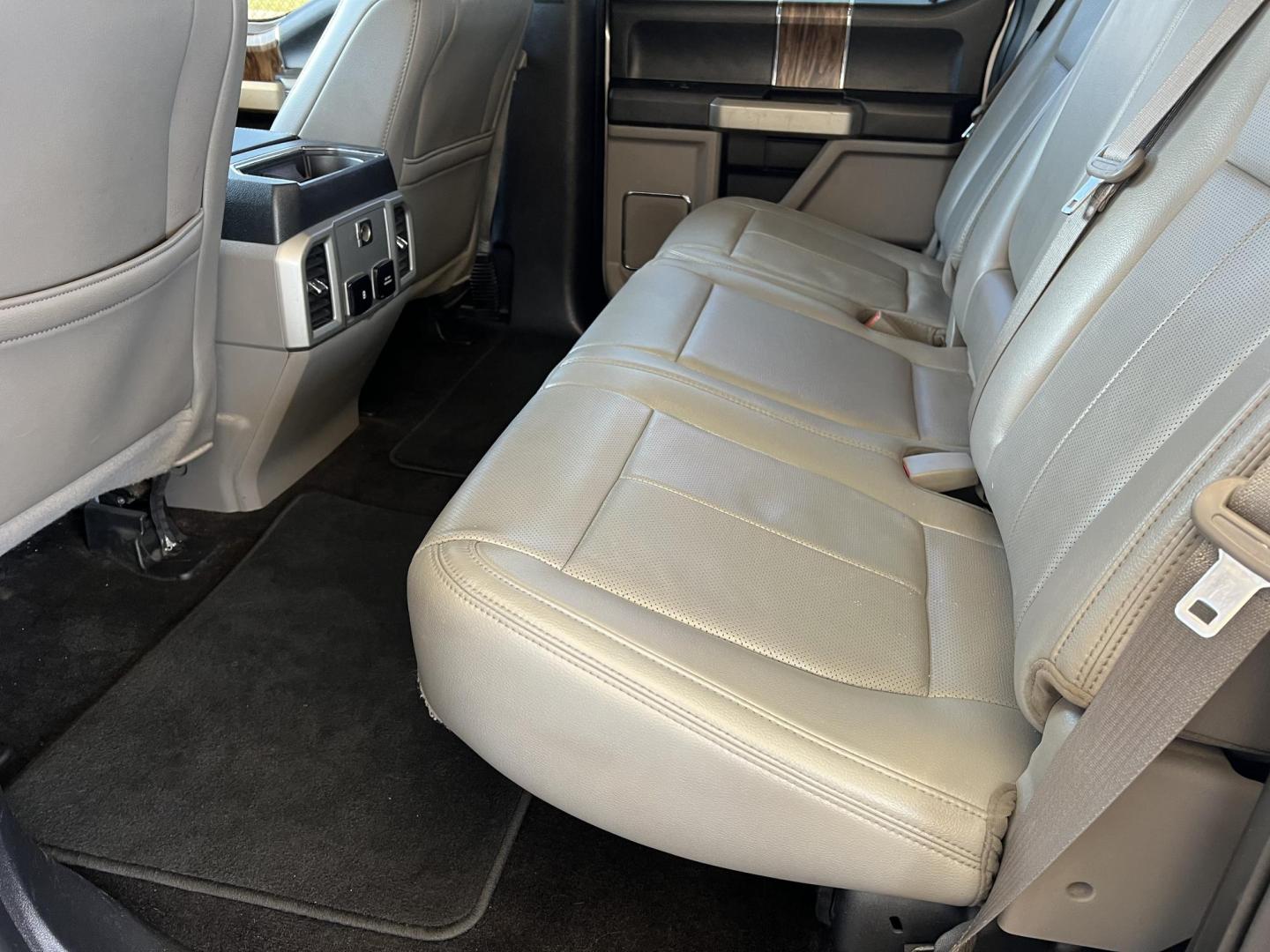 2018 Silver /Gray Ford F-150 Lariat (1FTEW1EG8JF) with an 3.5L V6 TURBO engine, 6-Speed Automatic transmission, located at 4520 Airline Hwy, Baton Rouge, LA, 70805, (225) 357-1497, 30.509325, -91.145432 - 2018 Ford F150 SuperCrew Lariat 4X4 **NO ACCIDENTS** 3.5 V6 EcoBoost Gas, 148K Miles, Heated & Cooled Leather, Cold A/C, Navigation, Backup Camera, Tow Package & More. FOR INFO PLEASE CONTACT JEFF AT 225-413-0981 CHECK OUT OUR A+ RATING WITH THE BETTER BUSINESS BUREAU WE HAVE BEEN A FAMILY OWNED A - Photo#11