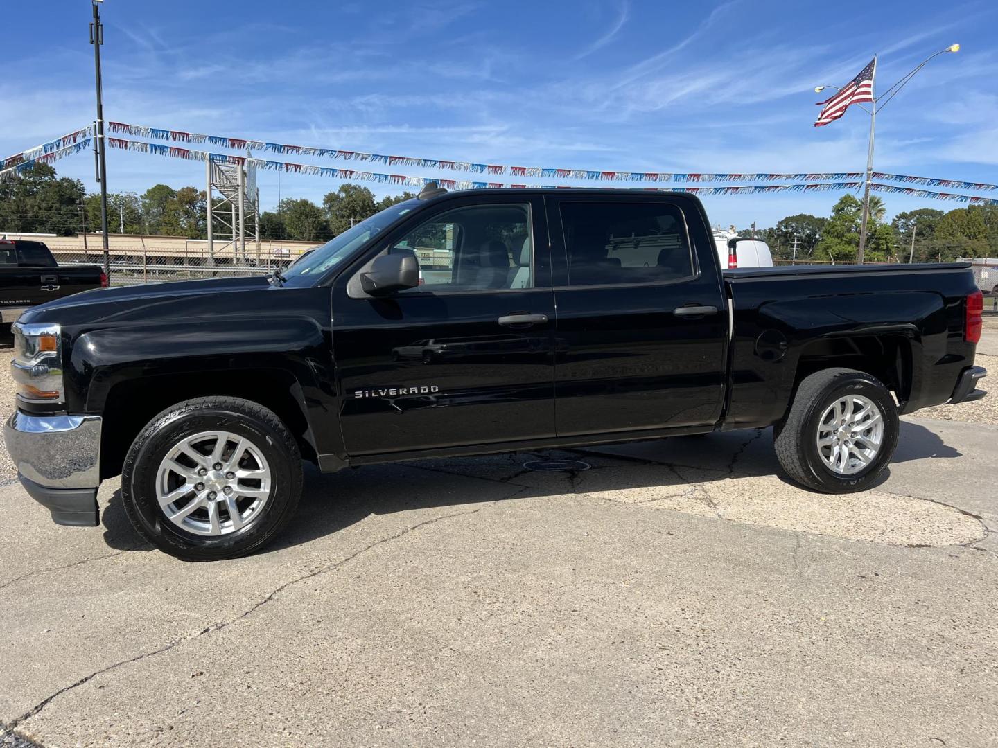 2017 Black /Gray Chevrolet Silverado 1500 LS (3GCPCNEC8HG) with an 5.3L V8 OHV 16V engine, 6-Speed Automatic transmission, located at 4520 Airline Hwy, Baton Rouge, LA, 70805, (225) 357-1497, 30.509325, -91.145432 - 2017 Chevrolet Silverado 1500 Crew Cab LS 5.3 V8 Gas, 155K Miles, Cold A/C, Power Windows, Locks & Mirrors, Tow Package. Has Some Minor Dings & Scratches. FOR INFO PLEASE CONTACT JEFF AT 225-413-0981 CHECK OUT OUR A+ RATING WITH THE BETTER BUSINESS BUREAU WE HAVE BEEN A FAMILY OWNED AND OPERATED BU - Photo#1