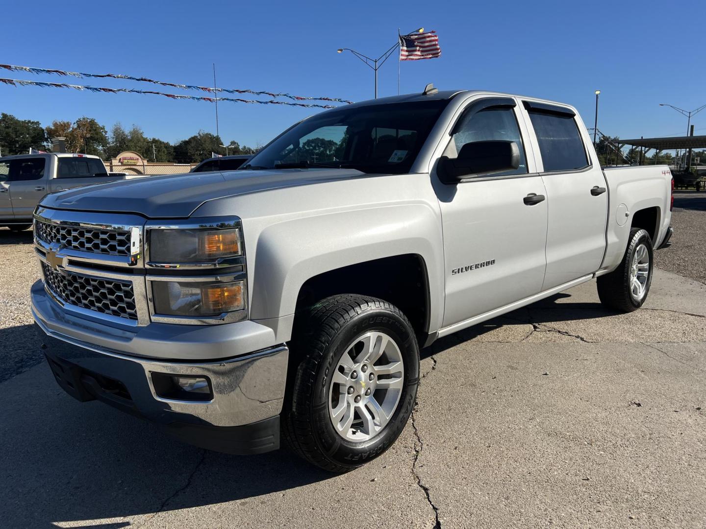 2014 Silver /Gray Chevrolet Silverado 1500 LT (3GCUKREC4EG) with an 5.3L V8 OHV 16V engine, 6-Speed Automatic transmission, located at 4520 Airline Hwy, Baton Rouge, LA, 70805, (225) 357-1497, 30.509325, -91.145432 - 2014 Chevrolet Silverado 1500 Crew Cab LT 4X4 ***ONE OWNER*** 5.3 V8 Gas, 101K Miles, Clean Truck, Cold A/C, Power Windows, Locks & Mirrors, Backup Camera, Tow Package. FOR INFO PLEASE CONTACT JEFF AT 225-413-0981 CHECK OUT OUR A+ RATING WITH THE BETTER BUSINESS BUREAU WE HAVE BEEN A FAMILY OWNED AN - Photo#0