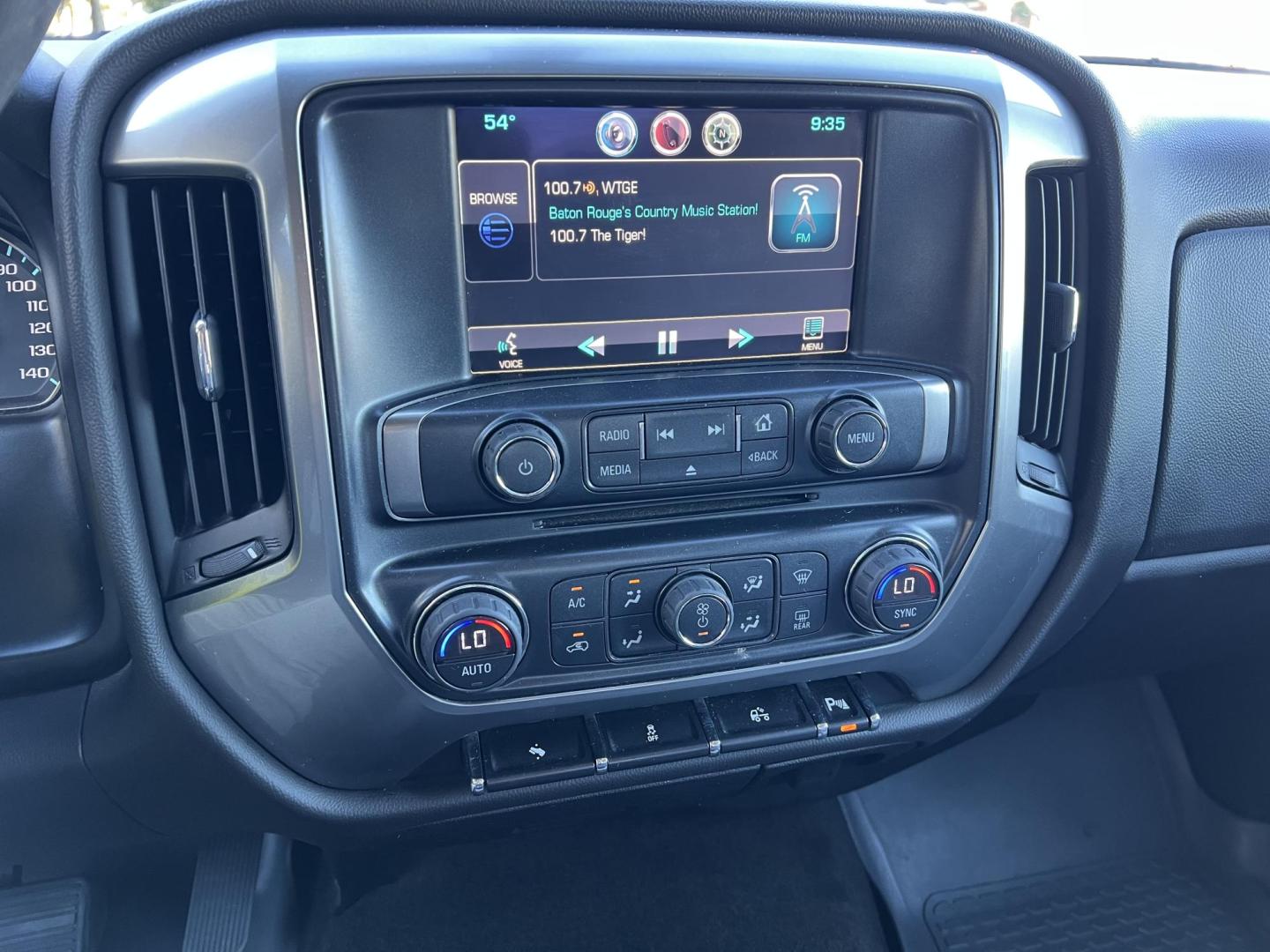 2014 Silver /Gray Chevrolet Silverado 1500 LT (3GCUKREC4EG) with an 5.3L V8 OHV 16V engine, 6-Speed Automatic transmission, located at 4520 Airline Hwy, Baton Rouge, LA, 70805, (225) 357-1497, 30.509325, -91.145432 - 2014 Chevrolet Silverado 1500 Crew Cab LT 4X4 ***ONE OWNER*** 5.3 V8 Gas, 101K Miles, Clean Truck, Cold A/C, Power Windows, Locks & Mirrors, Backup Camera, Tow Package. FOR INFO PLEASE CONTACT JEFF AT 225-413-0981 CHECK OUT OUR A+ RATING WITH THE BETTER BUSINESS BUREAU WE HAVE BEEN A FAMILY OWNED AN - Photo#14