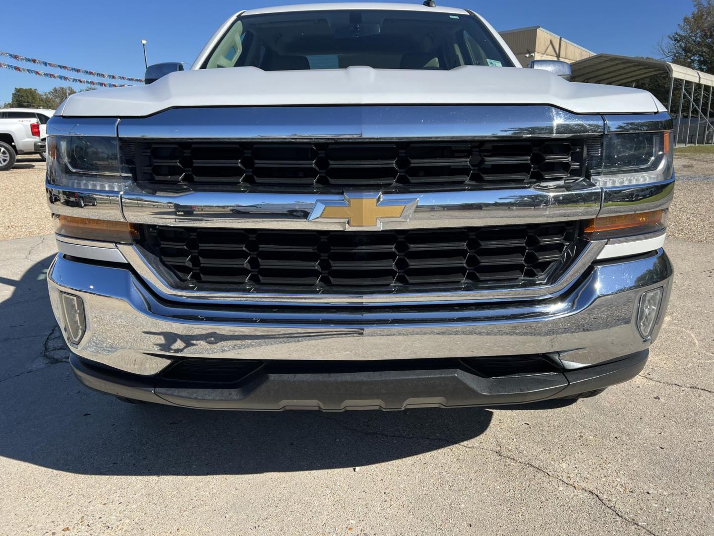 2018 White /Tan Chevrolet Silverado 1500 LT (3GCPCREC7JG) with an 5.3L V8 OHV 16V engine, 6-Speed Automatic transmission, located at 4520 Airline Hwy, Baton Rouge, LA, 70805, (225) 357-1497, 30.509325, -91.145432 - 2018 Chevrolet Silverado 1500 Crew Cab LT 5.3 V8 Gas, 114K Miles, Heated Leather, Cold A/C, Power Seat, Windows, Locks & Mirrors, Bose Stereo, Backup Camera, Tow Package. Has Minor Ding On RR Corner. FOR INFO PLEASE CONTACT JEFF AT 225-413-0981 CHECK OUT OUR A+ RATING WITH THE BETTER BUSINESS BUREAU - Photo#2