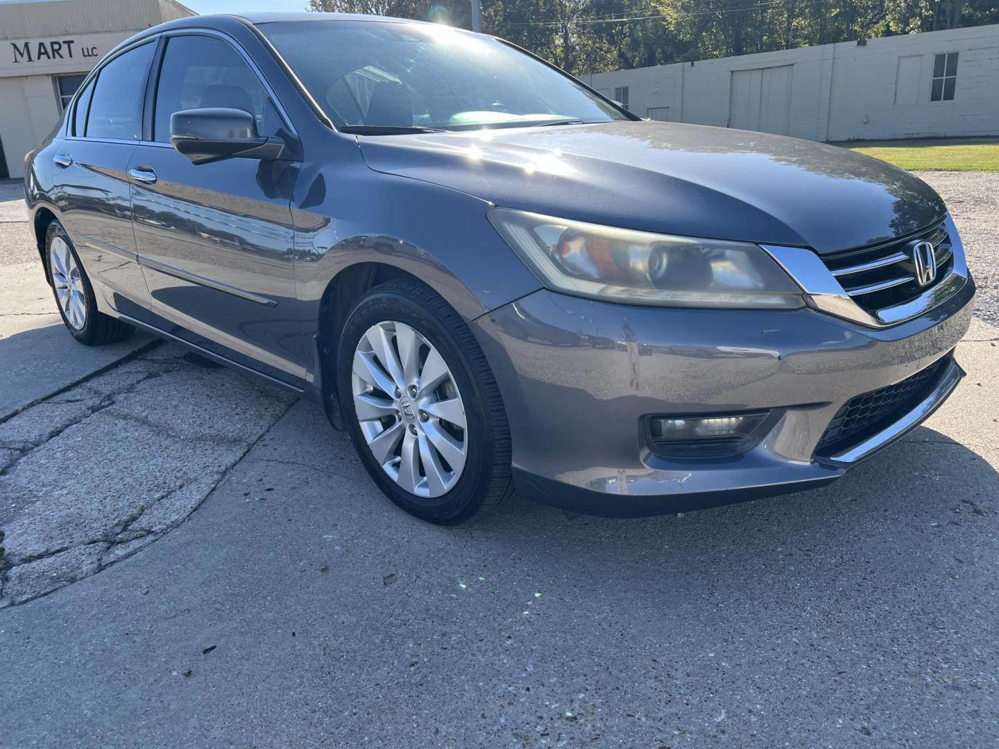 2014 Gray /Gray Honda Accord EX-L (1HGCR3F84EA) with an 3.5L V6 SOHC 24V engine, 6-Speed Automatic transmission, located at 4520 Airline Hwy, Baton Rouge, LA, 70805, (225) 357-1497, 30.509325, -91.145432 - 2014 Honda Accord EX-L. ***ONE OWNER*** 3.5 V6 Gas, 166K Miles, Heated Leather Seats, Sunroof, Lane Assist, Rear Camera, A/C & Heat, Power Windows, Locks & Mirrors. All Maintenance Was Done At The Honda Dealer. FOR INFO PLEASE CONTACT JEFF AT 225-413-0981. CHECK OUT OUR A+ RATING WITH THE BETTER - Photo#3