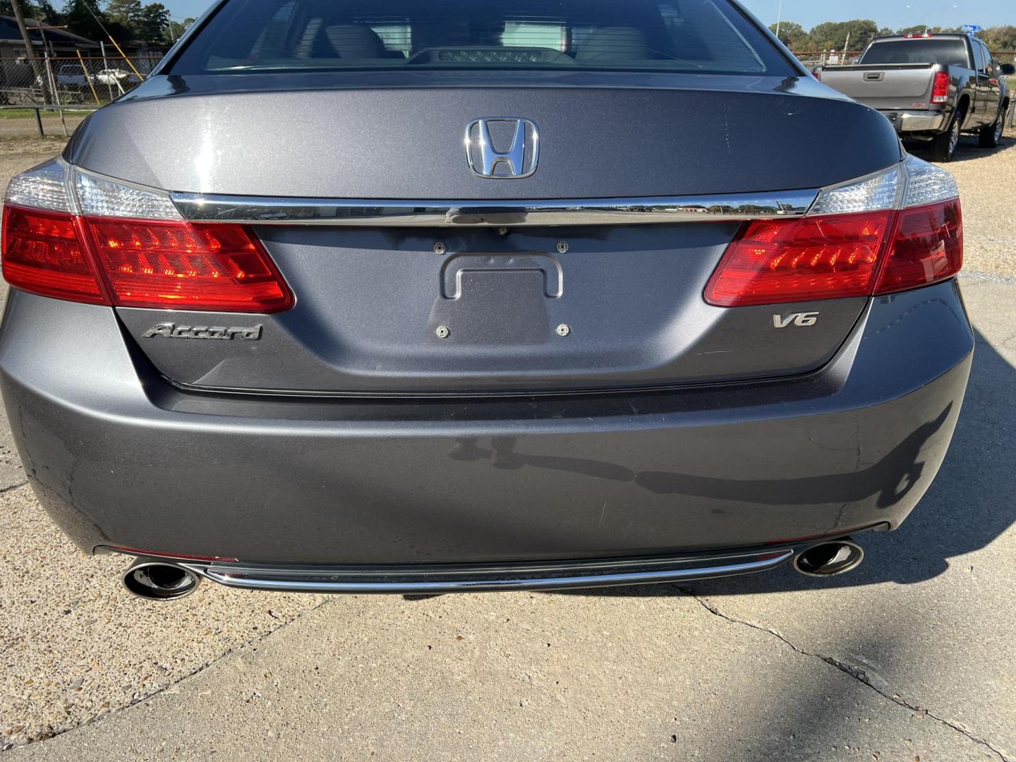 2014 Gray /Gray Honda Accord EX-L (1HGCR3F84EA) with an 3.5L V6 SOHC 24V engine, 6-Speed Automatic transmission, located at 4520 Airline Hwy, Baton Rouge, LA, 70805, (225) 357-1497, 30.509325, -91.145432 - 2014 Honda Accord EX-L. ***ONE OWNER*** 3.5 V6 Gas, 166K Miles, Heated Leather Seats, Sunroof, Lane Assist, Rear Camera, A/C & Heat, Power Windows, Locks & Mirrors. All Maintenance Was Done At The Honda Dealer. FOR INFO PLEASE CONTACT JEFF AT 225-413-0981. CHECK OUT OUR A+ RATING WITH THE BETTER - Photo#6