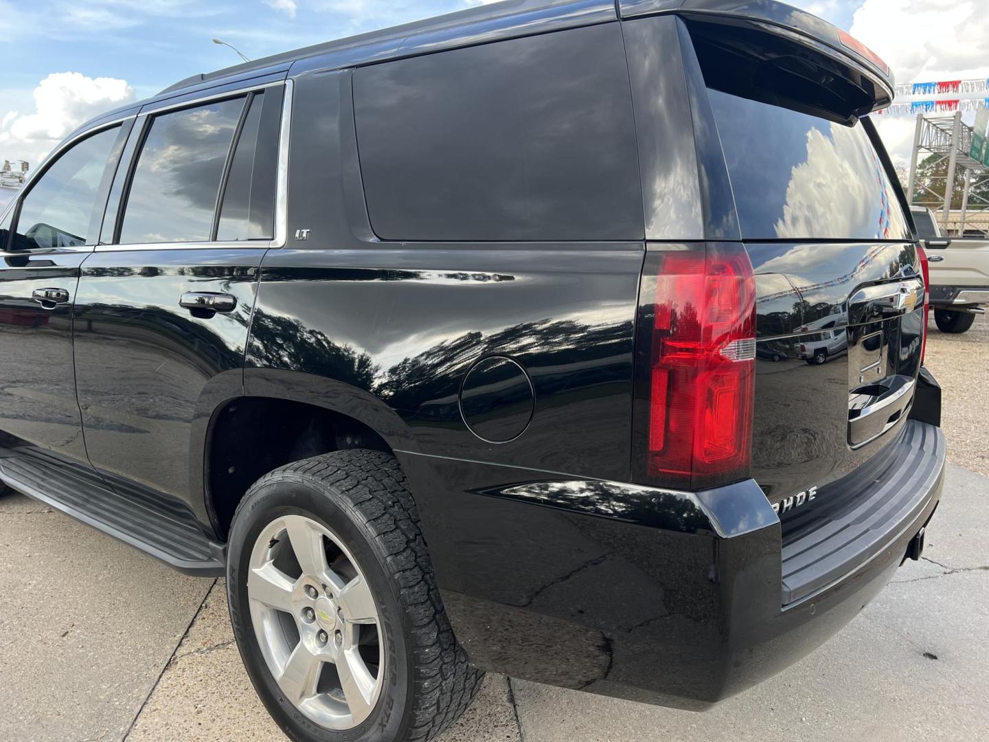 2015 Black /Black Chevrolet Tahoe LT (1GNSCBKC6FR) with an 5.3L V8 engine, 6-Speed Automatic transmission, located at 4520 Airline Hwy, Baton Rouge, LA, 70805, (225) 357-1497, 30.509325, -91.145432 - 2015 Chevrolet Tahoe LT 2WD 5.3 V8 Gas, 165K Miles, Heated Leather, Seat 8, Dual A/C & Heat, All Power, Bose Stereo, Navigation, Backup Camera, Tow Package. FOR INFO PLEASE CONTACT JEFF AT 225-413-0981 CHECK OUT OUR A+ RATING WITH THE BETTER BUSINESS BUREAU WE HAVE BEEN A FAMILY OWNED AND OPERAT - Photo#7