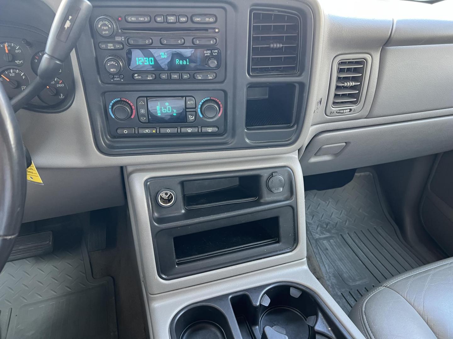 2007 Gray /Gray GMC Sierra Classic 1500 SLT (1GTEC19Z87Z) with an 5.3L V8 engine, 4-Speed Automatic Overdrive transmission, located at 4520 Airline Hwy, Baton Rouge, LA, 70805, (225) 357-1497, 30.509325, -91.145432 - 2007 GMC Sierra 1500 Classic Ext Cab SLT ***TWO OWNER & NO ACCIDENTS*** 5.3 V8 Gas, 197K Miles, Heated Leather, Full Console, Cold A/C, Power Seat, Windows, Locks & Mirrors, Spray In Bedliner, Tow Package. FOR INFO PLEASE CONTACT JEFF AT 225-413-0981. CHECK OUT OUR A+ RATING WITH THE BETTER BUSINESS - Photo#9