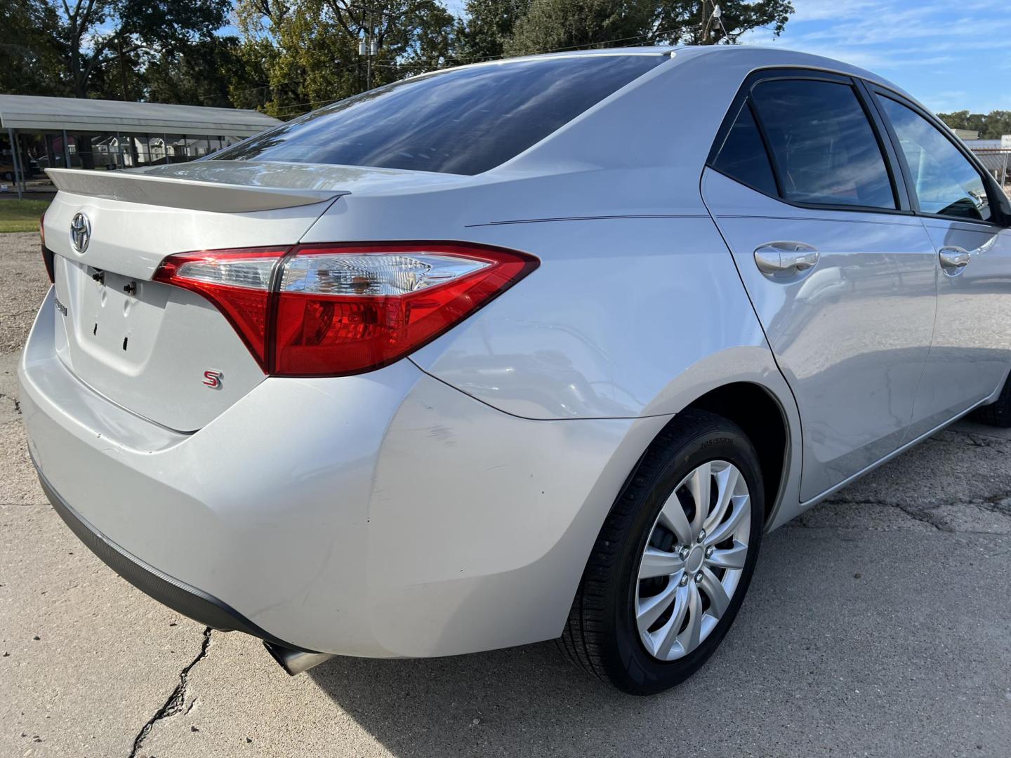 2015 Silver /Black Toyota Corolla S (2T1BURHE0FC) with an 1.8L L4 DOHC 16V engine, 4-Speed Automatic transmission, located at 4520 Airline Hwy, Baton Rouge, LA, 70805, (225) 357-1497, 30.509325, -91.145432 - 2015 Toyota Corolla S ***ONE OWNER & NO ACCIDENTS*** 1.8L 4 Cylinder Gas Saver, 139K Miles, A/C & Heat, Power Windows, Locks & Mirrors, Back Up Camera, New Tires. FOR INFO PLEASE CONTACT JEFF AT 225-413-0981. CHECK OUT OUR A+ RATING WITH THE BETTER BUSINESS BUREAU. WE HAVE BEEN A FAMILY OWNED AND O - Photo#5