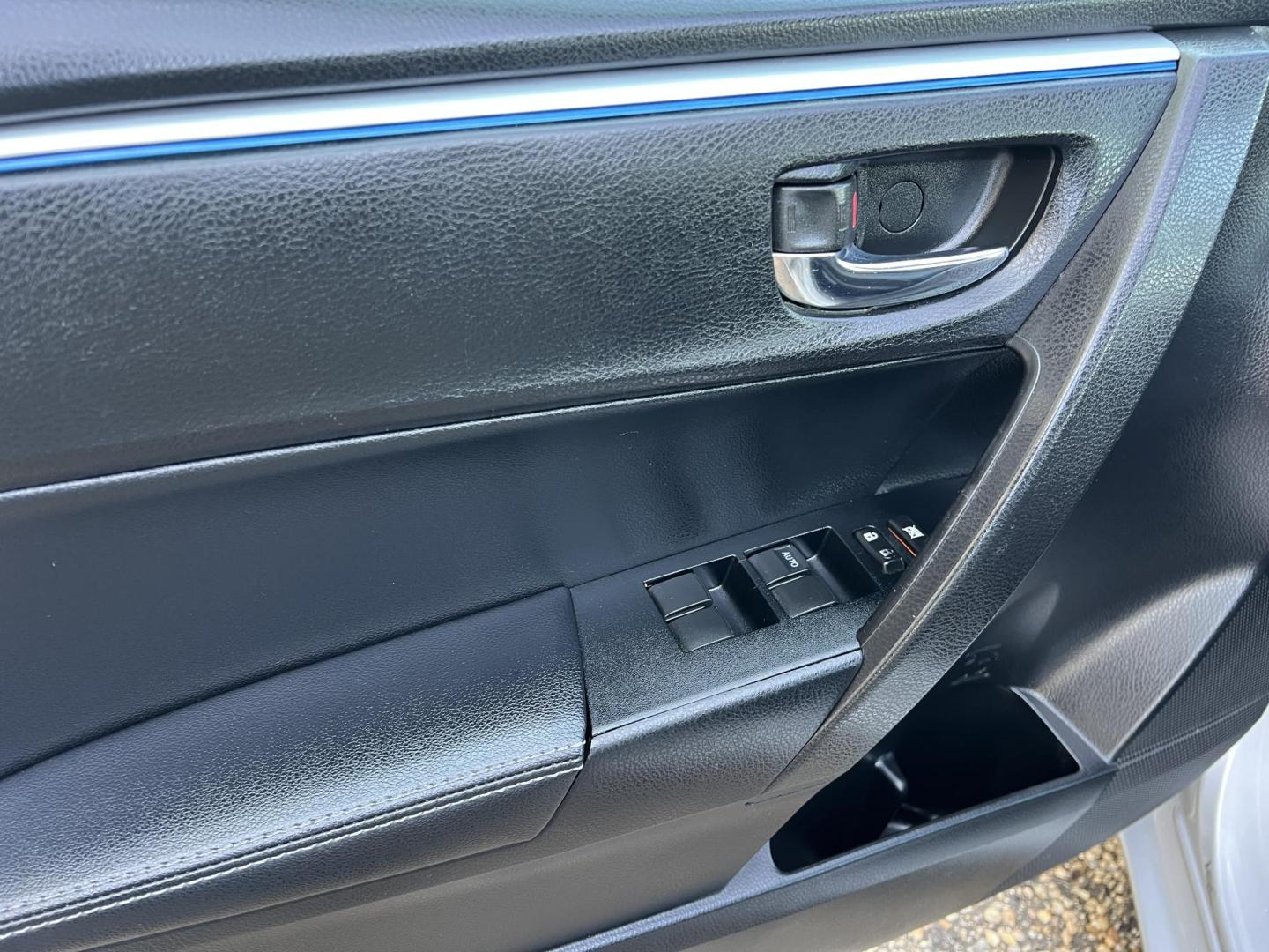 2015 Silver /Black Toyota Corolla S (2T1BURHE0FC) with an 1.8L L4 DOHC 16V engine, 4-Speed Automatic transmission, located at 4520 Airline Hwy, Baton Rouge, LA, 70805, (225) 357-1497, 30.509325, -91.145432 - 2015 Toyota Corolla S ***ONE OWNER & NO ACCIDENTS*** 1.8L 4 Cylinder Gas Saver, 139K Miles, A/C & Heat, Power Windows, Locks & Mirrors, Back Up Camera, New Tires. FOR INFO PLEASE CONTACT JEFF AT 225-413-0981. CHECK OUT OUR A+ RATING WITH THE BETTER BUSINESS BUREAU. WE HAVE BEEN A FAMILY OWNED AND O - Photo#13