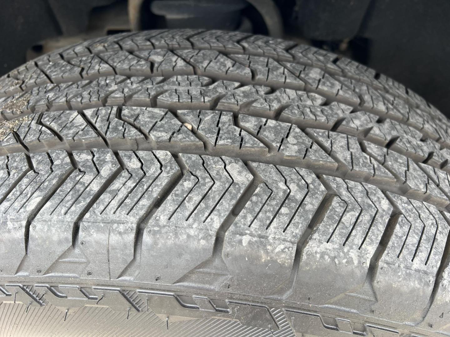 2015 White /Gray GMC Sierra 1500 SLE (3GTP1UEC3FG) with an 5.3L V8 OHV 16V engine, 6-Speed Automatic transmission, located at 4520 Airline Hwy, Baton Rouge, LA, 70805, (225) 357-1497, 30.509325, -91.145432 - 2015 GMC Sierra 1500 Crew Cab SLE ***NO ACCIDENTS*** 5.3 V8 Gas, 169K Miles, Cold A/C, Power Windows, Locks & Mirrors, New Tires, Spray In Bedliner, Backup Camera, Tow Package. FOR INFO PLEASE CONTACT JEFF AT 225-413-0981. CHECK OUT OUR A+ RATING WITH THE BETTER BUSINESS BUREAU. WE HAVE BEEN A FAMI - Photo#8