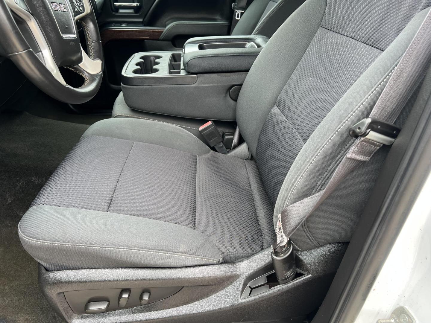 2015 White /Gray GMC Sierra 1500 SLE (3GTP1UEC3FG) with an 5.3L V8 OHV 16V engine, 6-Speed Automatic transmission, located at 4520 Airline Hwy, Baton Rouge, LA, 70805, (225) 357-1497, 30.509325, -91.145432 - 2015 GMC Sierra 1500 Crew Cab SLE ***NO ACCIDENTS*** 5.3 V8 Gas, 169K Miles, Cold A/C, Power Windows, Locks & Mirrors, New Tires, Spray In Bedliner, Backup Camera, Tow Package. FOR INFO PLEASE CONTACT JEFF AT 225-413-0981. CHECK OUT OUR A+ RATING WITH THE BETTER BUSINESS BUREAU. WE HAVE BEEN A FAMI - Photo#9