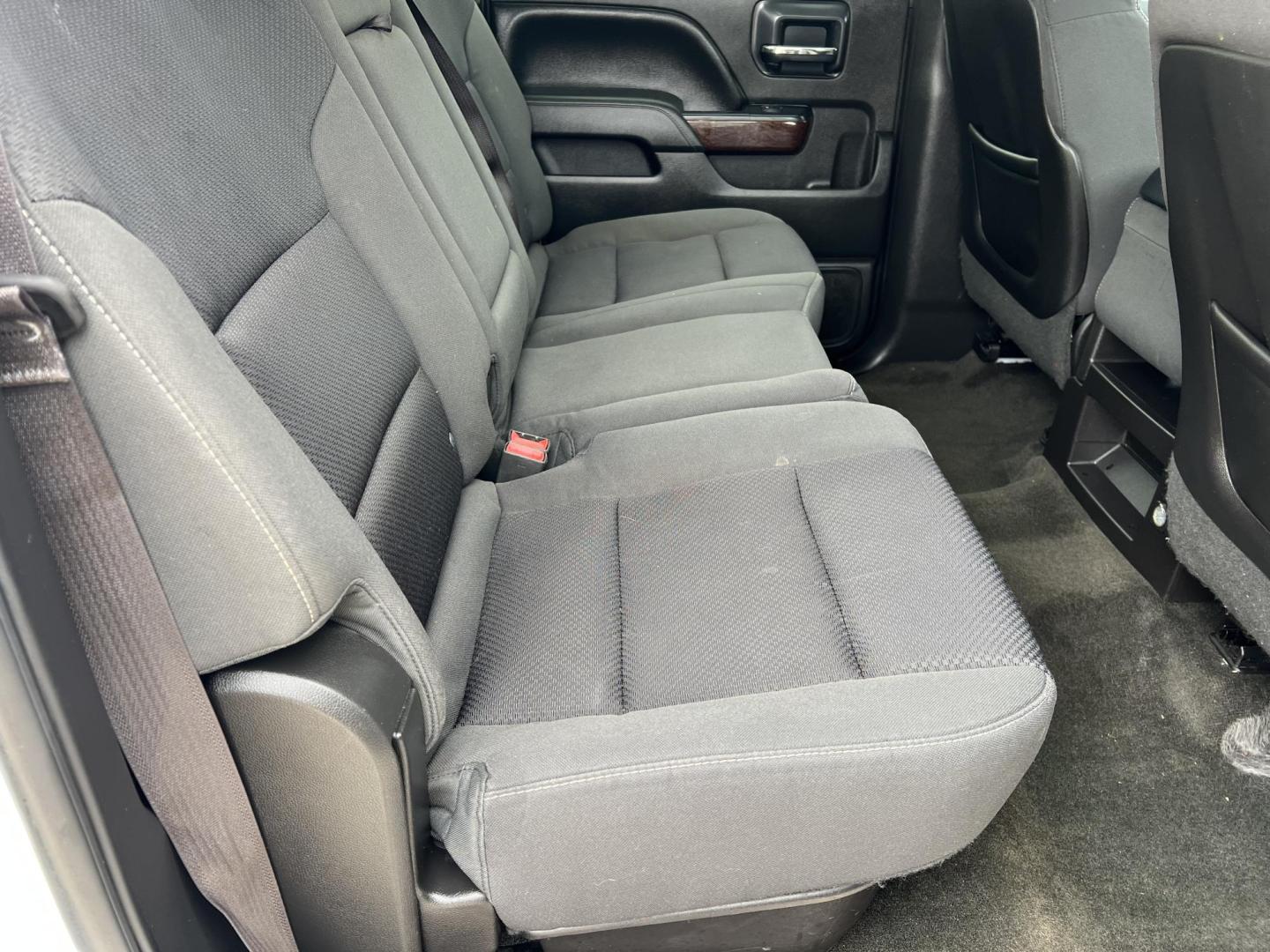 2015 White /Gray GMC Sierra 1500 SLE (3GTP1UEC3FG) with an 5.3L V8 OHV 16V engine, 6-Speed Automatic transmission, located at 4520 Airline Hwy, Baton Rouge, LA, 70805, (225) 357-1497, 30.509325, -91.145432 - 2015 GMC Sierra 1500 Crew Cab SLE ***NO ACCIDENTS*** 5.3 V8 Gas, 169K Miles, Cold A/C, Power Windows, Locks & Mirrors, New Tires, Spray In Bedliner, Backup Camera, Tow Package. FOR INFO PLEASE CONTACT JEFF AT 225-413-0981. CHECK OUT OUR A+ RATING WITH THE BETTER BUSINESS BUREAU. WE HAVE BEEN A FAMI - Photo#11