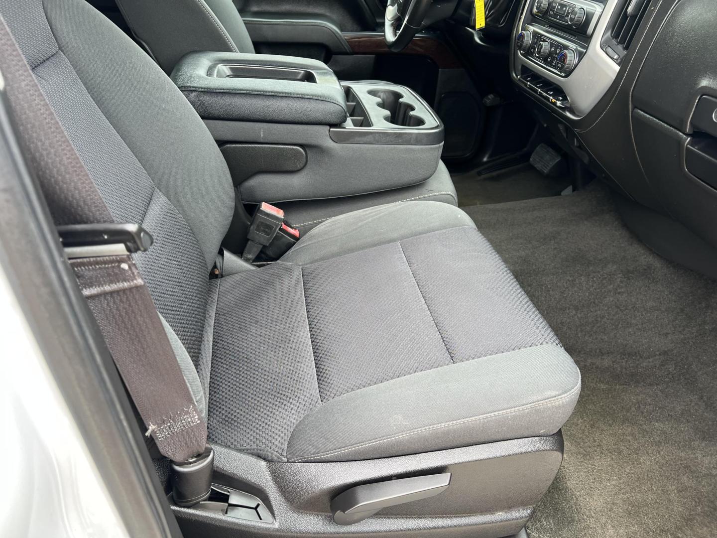 2015 White /Gray GMC Sierra 1500 SLE (3GTP1UEC3FG) with an 5.3L V8 OHV 16V engine, 6-Speed Automatic transmission, located at 4520 Airline Hwy, Baton Rouge, LA, 70805, (225) 357-1497, 30.509325, -91.145432 - 2015 GMC Sierra 1500 Crew Cab SLE ***NO ACCIDENTS*** 5.3 V8 Gas, 169K Miles, Cold A/C, Power Windows, Locks & Mirrors, New Tires, Spray In Bedliner, Backup Camera, Tow Package. FOR INFO PLEASE CONTACT JEFF AT 225-413-0981. CHECK OUT OUR A+ RATING WITH THE BETTER BUSINESS BUREAU. WE HAVE BEEN A FAMI - Photo#10