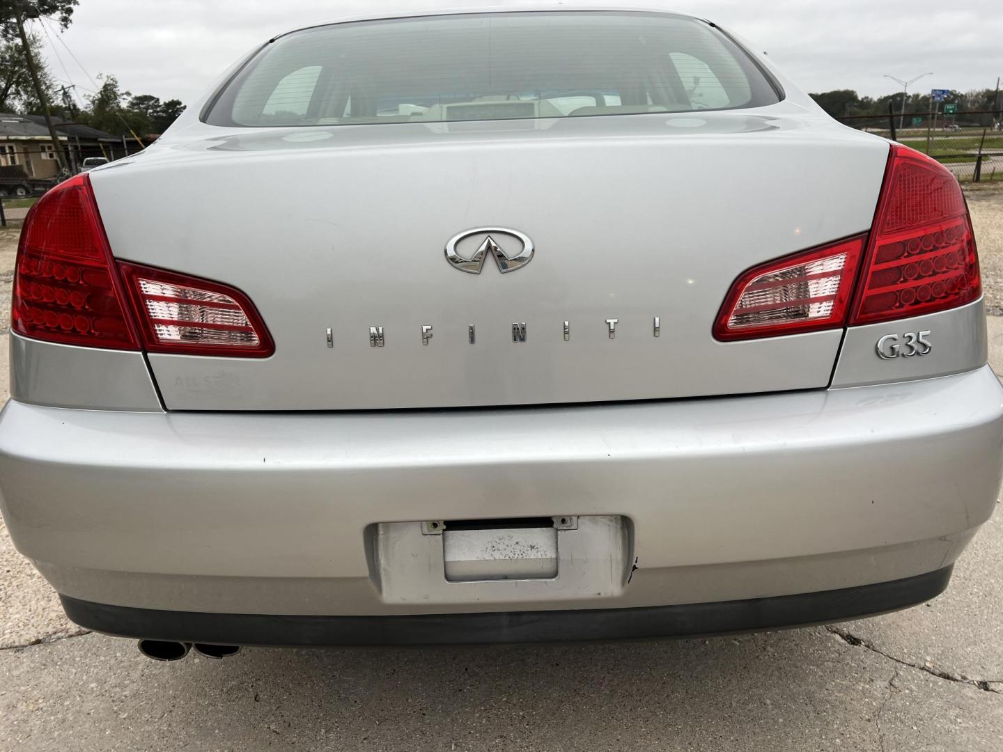 2004 Silver /Gray Infiniti G35 (JNKCV51E14M) with an 3.5L V6 DOHC 24V engine, 5-Speed Automatic Overdrive transmission, located at 4520 Airline Hwy, Baton Rouge, LA, 70805, (225) 357-1497, 30.509325, -91.145432 - 2004 Infiniti G35 ***TWO OWNER & NO ACCIDENTS*** 3.5 V6 Gas, Only 72K Miles, Heated Leather, Sunroof, A/C & Heat, Power Seat, Windows, Locks & Mirrors. FOR INFO PLEASE CONTACT JEFF AT 225-413-0981. CHECK OUT OUR A+ RATING WITH THE BETTER BUSINESS BUREAU. WE HAVE BEEN A FAMILY OWNED AND OPERATED BUS - Photo#5