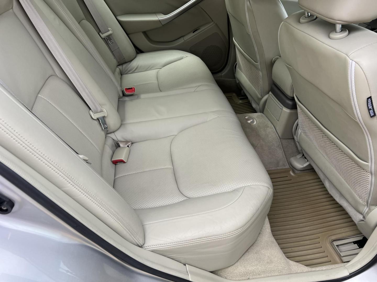 2004 Silver /Gray Infiniti G35 (JNKCV51E14M) with an 3.5L V6 DOHC 24V engine, 5-Speed Automatic Overdrive transmission, located at 4520 Airline Hwy, Baton Rouge, LA, 70805, (225) 357-1497, 30.509325, -91.145432 - 2004 Infiniti G35 ***TWO OWNER & NO ACCIDENTS*** 3.5 V6 Gas, Only 72K Miles, Heated Leather, Sunroof, A/C & Heat, Power Seat, Windows, Locks & Mirrors. FOR INFO PLEASE CONTACT JEFF AT 225-413-0981. CHECK OUT OUR A+ RATING WITH THE BETTER BUSINESS BUREAU. WE HAVE BEEN A FAMILY OWNED AND OPERATED BUS - Photo#10