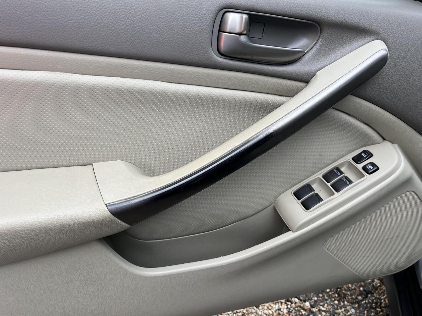 2004 Silver /Gray Infiniti G35 (JNKCV51E14M) with an 3.5L V6 DOHC 24V engine, 5-Speed Automatic Overdrive transmission, located at 4520 Airline Hwy, Baton Rouge, LA, 70805, (225) 357-1497, 30.509325, -91.145432 - 2004 Infiniti G35 ***TWO OWNER & NO ACCIDENTS*** 3.5 V6 Gas, Only 72K Miles, Heated Leather, Sunroof, A/C & Heat, Power Seat, Windows, Locks & Mirrors. FOR INFO PLEASE CONTACT JEFF AT 225-413-0981. CHECK OUT OUR A+ RATING WITH THE BETTER BUSINESS BUREAU. WE HAVE BEEN A FAMILY OWNED AND OPERATED BUS - Photo#15