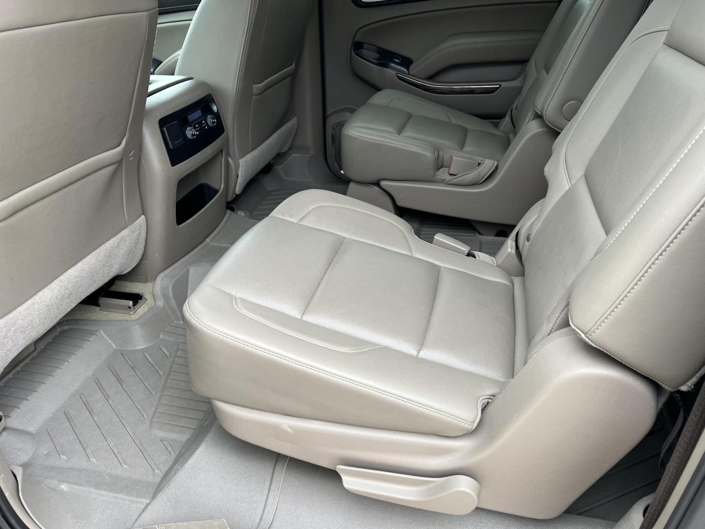 2017 Iridium Gray /Tan GMC Yukon XL SLT (1GKS1GKC8HR) with an 5.3L V8 OHV 16V engine, 6-Speed Automatic transmission, located at 4520 Airline Hwy, Baton Rouge, LA, 70805, (225) 357-1497, 30.509325, -91.145432 - 2017 GMC Yukon XL SLT 2WD ***ONE OWNER*** 5.3 V8 Gas, 111K Miles, Heated & Cooled Leather Seats, 7 Passenger Seating, All Power, Bose Stereo, Backup Camera, Tow Package & More. FOR INFO PLEASE CONTACT JEFF AT 225-413-0981. CHECK OUT OUR A+ RATING WITH THE BETTER BUSINESS BUREAU. WE HAVE BEEN A FAMI - Photo#13