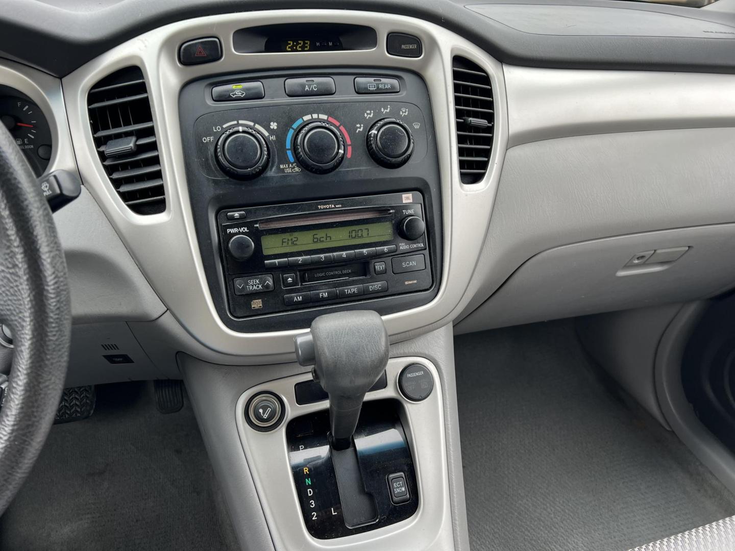 2005 Blue /Gray Toyota Highlander (JTEGP21A150) with an 3.3L V6 DOHC 24V engine, 5-Speed Automatic Overdrive transmission, located at 4520 Airline Hwy, Baton Rouge, LA, 70805, (225) 357-1497, 30.509325, -91.145432 - 2005 Toyota Highlander ***NO ACCIDENTS*** 3.3 V6 Gas, 180K Miles, Automatic, A/C & Heat, Power Windows, Locks & Mirrors, Seats 5 Passengers. FOR INFO PLEASE CONTACT JEFF AT 225-413-0981. CHECK OUT OUR A+ RATING WITH THE BETTER BUSINESS BUREAU. WE HAVE BEEN A FAMILY OWNED AND OPERATED BUSINESS AT - Photo#15