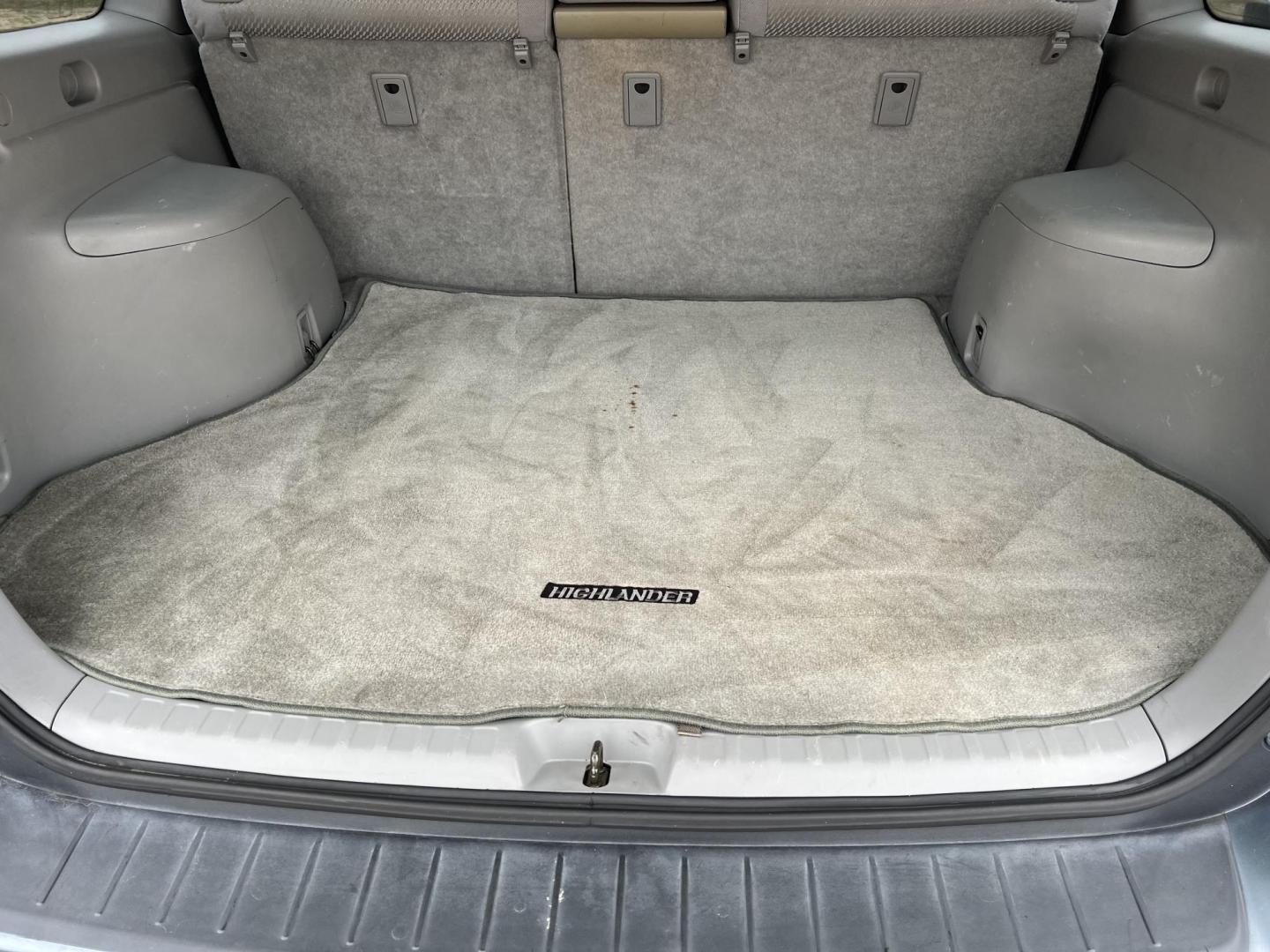 2005 Blue /Gray Toyota Highlander (JTEGP21A150) with an 3.3L V6 DOHC 24V engine, 5-Speed Automatic Overdrive transmission, located at 4520 Airline Hwy, Baton Rouge, LA, 70805, (225) 357-1497, 30.509325, -91.145432 - 2005 Toyota Highlander ***NO ACCIDENTS*** 3.3 V6 Gas, 180K Miles, Automatic, A/C & Heat, Power Windows, Locks & Mirrors, Seats 5 Passengers. FOR INFO PLEASE CONTACT JEFF AT 225-413-0981. CHECK OUT OUR A+ RATING WITH THE BETTER BUSINESS BUREAU. WE HAVE BEEN A FAMILY OWNED AND OPERATED BUSINESS AT - Photo#12