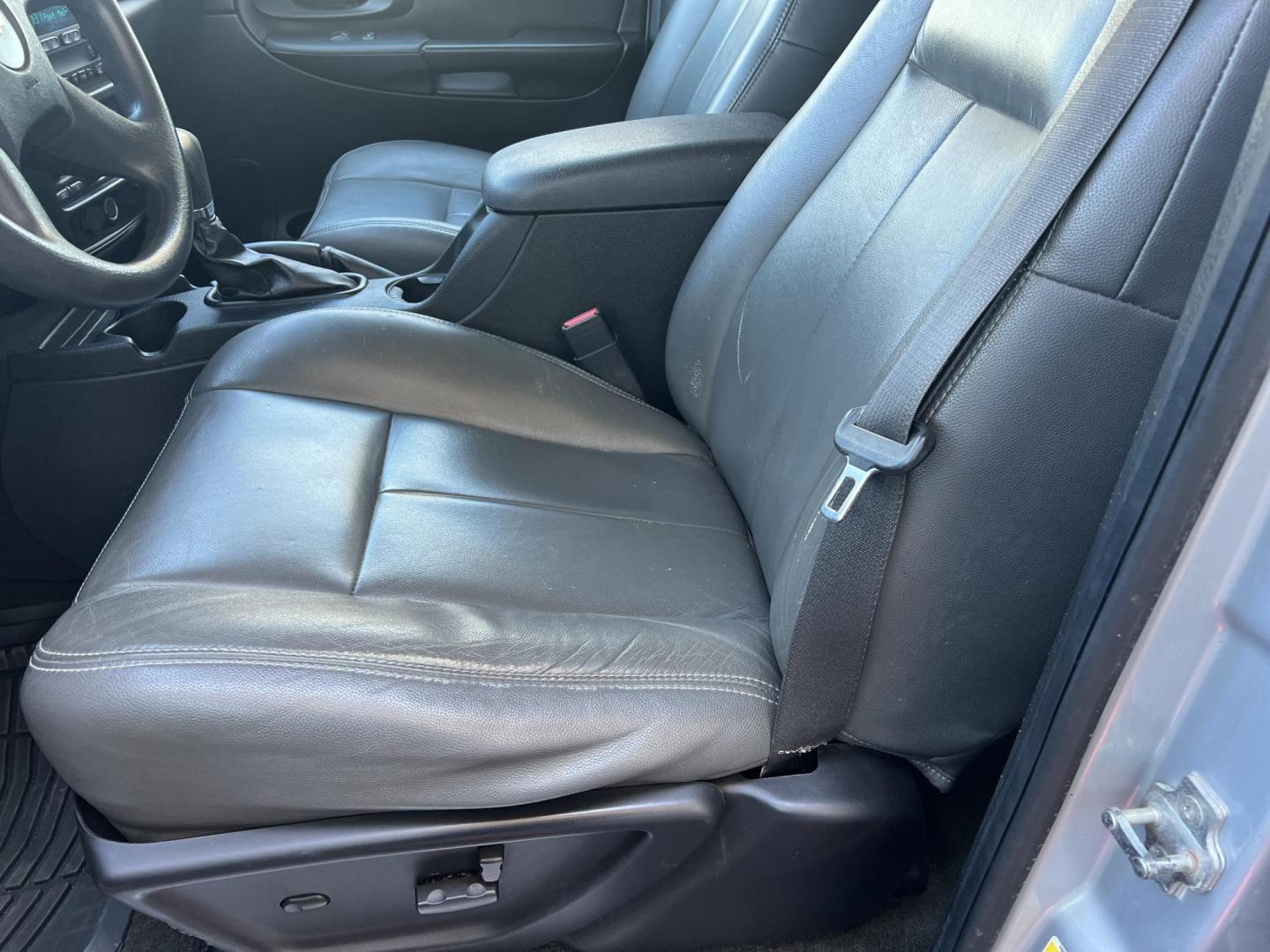 2008 Silver /Gray Chevrolet TrailBlazer LT1 (1GNET13M782) with an 5.3L V8 OHV 16V engine, 4-Speed Automatic Overdrive transmission, located at 4520 Airline Hwy, Baton Rouge, LA, 70805, (225) 357-1497, 30.509325, -91.145432 - 2008 Chevrolet Trailblazer 4WD 5.3 V8 Gas, 111K Miles, Leather, A/C & Heat, Power Windows, Locks & Mirrors, Tow Package. Has Minor Scratches. FOR INFO PLEASE CONTACT JEFF AT 225-413-0981. CHECK OUT OUR A+ RATING WITH THE BETTER BUSINESS BUREAU. WE HAVE BEEN A FAMILY OWNED AND OPERATED BUSINESS AT - Photo#10