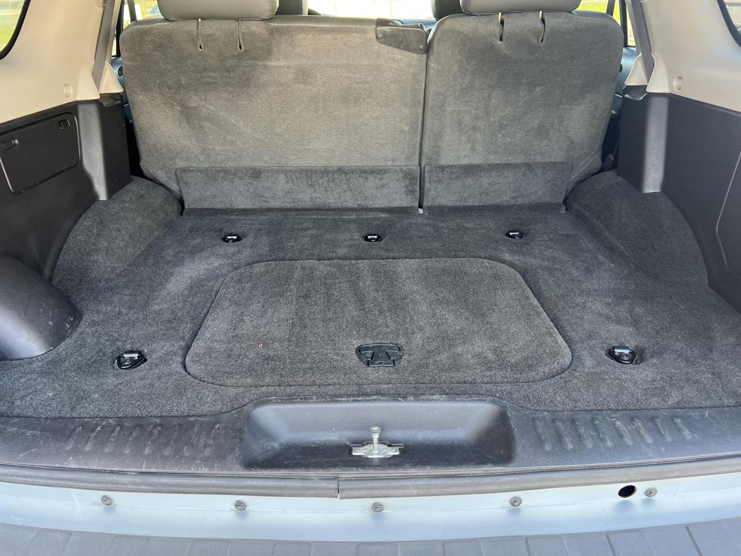 2008 Silver /Gray Chevrolet TrailBlazer LT1 (1GNET13M782) with an 5.3L V8 OHV 16V engine, 4-Speed Automatic Overdrive transmission, located at 4520 Airline Hwy, Baton Rouge, LA, 70805, (225) 357-1497, 30.509325, -91.145432 - 2008 Chevrolet Trailblazer 4WD 5.3 V8 Gas, 111K Miles, Leather, A/C & Heat, Power Windows, Locks & Mirrors, Tow Package. Has Minor Scratches. FOR INFO PLEASE CONTACT JEFF AT 225-413-0981. CHECK OUT OUR A+ RATING WITH THE BETTER BUSINESS BUREAU. WE HAVE BEEN A FAMILY OWNED AND OPERATED BUSINESS AT - Photo#14