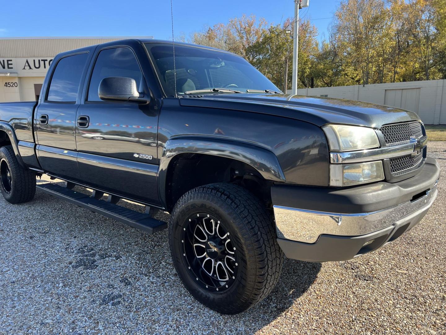 2004 Dark Spiral Gray /Gray Chevrolet Silverado 2500 LS (1GCGC23UX4F) with an 6.0L V8 OHV 16V engine, 4-Speed Automatic Overdrive transmission, located at 4520 Airline Hwy, Baton Rouge, LA, 70805, (225) 357-1497, 30.509325, -91.145432 - 2004 Chevrolet Silverado 2500 Crew Cab LS 2WD ***TWO OWNER & NO ACCIDENTS*** 6.0 V8 Gas, 147K Miles, A/C & Heat, Power Windows, Locks & Mirrors, Backup Camera, Spray In Bedliner, HELO Wheels, Bilstein Shocks, New Brakes, Tow Package. FOR INFO PLEASE CONTACT JEFF AT 225-413-0981. CHECK OUT OUR A+ RAT - Photo#3