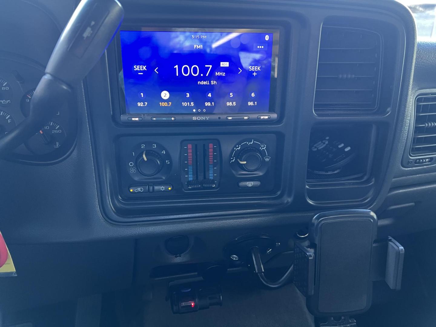 2004 Dark Spiral Gray /Gray Chevrolet Silverado 2500 LS (1GCGC23UX4F) with an 6.0L V8 OHV 16V engine, 4-Speed Automatic Overdrive transmission, located at 4520 Airline Hwy, Baton Rouge, LA, 70805, (225) 357-1497, 30.509325, -91.145432 - 2004 Chevrolet Silverado 2500 Crew Cab LS 2WD ***TWO OWNER & NO ACCIDENTS*** 6.0 V8 Gas, 147K Miles, A/C & Heat, Power Windows, Locks & Mirrors, Backup Camera, Spray In Bedliner, HELO Wheels, Bilstein Shocks, New Brakes, Tow Package. FOR INFO PLEASE CONTACT JEFF AT 225-413-0981. CHECK OUT OUR A+ RAT - Photo#9