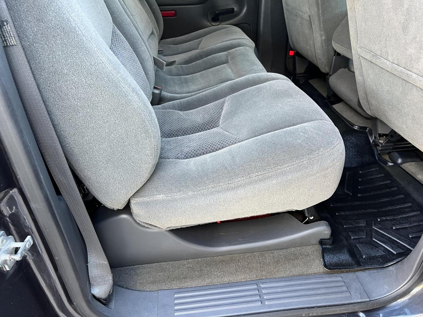 2004 Dark Spiral Gray /Gray Chevrolet Silverado 2500 LS (1GCGC23UX4F) with an 6.0L V8 OHV 16V engine, 4-Speed Automatic Overdrive transmission, located at 4520 Airline Hwy, Baton Rouge, LA, 70805, (225) 357-1497, 30.509325, -91.145432 - 2004 Chevrolet Silverado 2500 Crew Cab LS 2WD ***TWO OWNER & NO ACCIDENTS*** 6.0 V8 Gas, 147K Miles, A/C & Heat, Power Windows, Locks & Mirrors, Backup Camera, Spray In Bedliner, HELO Wheels, Bilstein Shocks, New Brakes, Tow Package. FOR INFO PLEASE CONTACT JEFF AT 225-413-0981. CHECK OUT OUR A+ RAT - Photo#13