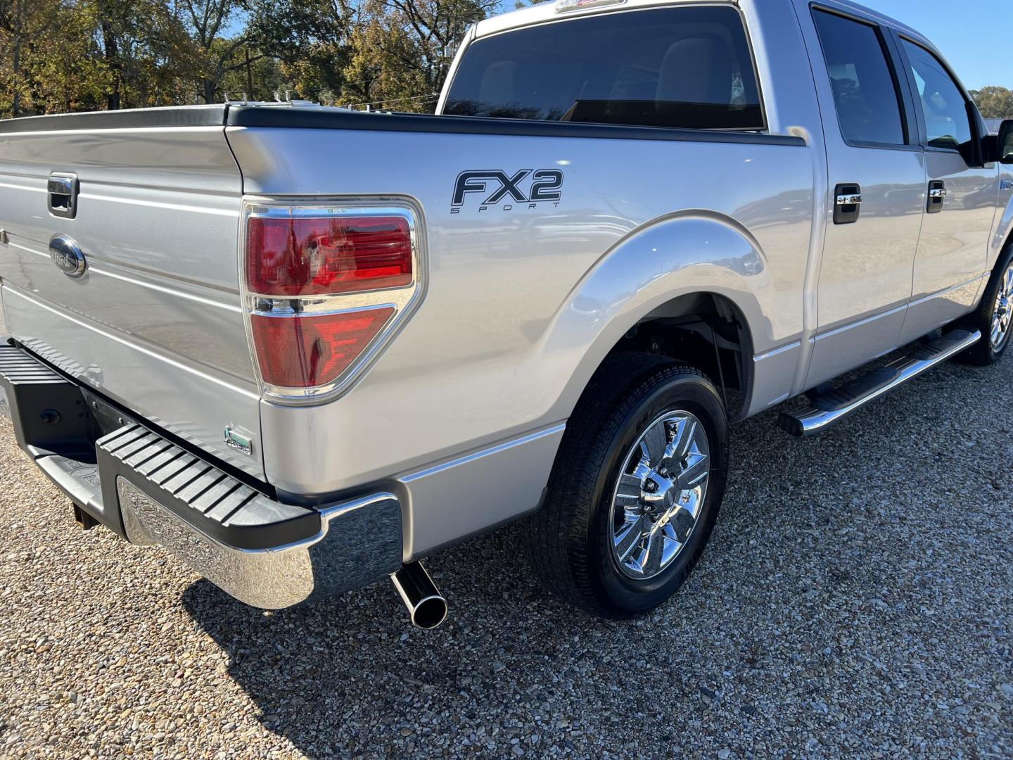 2010 Silver /Gray Ford F-150 XLT (1FTFW1CV6AF) with an 5.4L V8 SOHC 24V FFV engine, 4-Speed Automatic transmission, located at 4520 Airline Hwy, Baton Rouge, LA, 70805, (225) 357-1497, 30.509325, -91.145432 - 2010 Ford F150 SuperCrew XLT 2WD ***ONE OWNER & NO ACCIDENTS*** 5.4 V8 Gas, 177K Miles, Cold A/C, Power Windows, Locks & Mirrors, Seating For 6, Spray In Bedliner, Tow Package. FOR INFO PLEASE CONTACT JEFF AT 225-413-0981. CHECK OUT OUR A+ RATING WITH THE BETTER BUSINESS BUREAU. WE HAVE BEEN A FAMIL - Photo#5