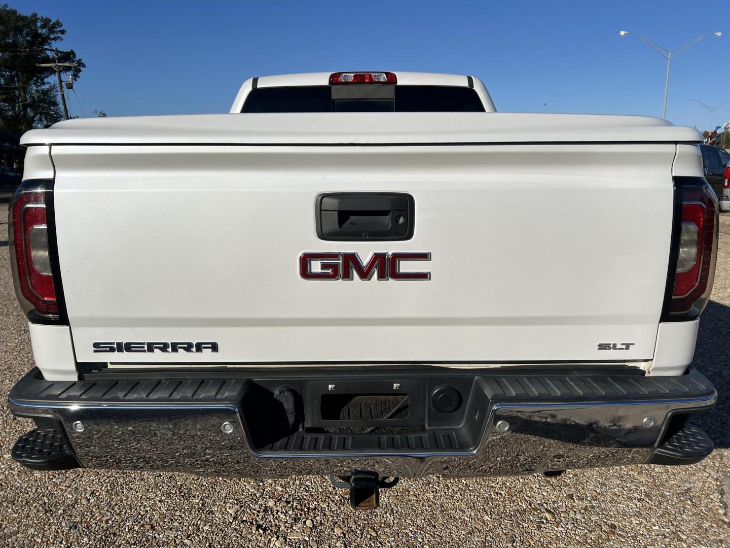 2018 White /Tan GMC Sierra 1500 SLT (3GTP1NEC1JG) with an 5.3L V8 OHV 16V engine, 6-Speed Automatic transmission, located at 4520 Airline Hwy, Baton Rouge, LA, 70805, (225) 357-1497, 30.509325, -91.145432 - 2018 GMC Sierra Crew Cab SLT ***ONE OWNER & NO ACCIDENTS*** 5.3 V8 Gas, 178K Miles, Heated & Cooled Leather, Bose Stereo, A/C & Heat, All Power, Bed Cover, Tow Pkg & More. FOR INFO PLEASE CONTACT JEFF AT 225-413-0981. CHECK OUT OUR A+ RATING WITH THE BETTER BUSINESS BUREAU. WE HAVE BEEN A FAMILY OWN - Photo#6