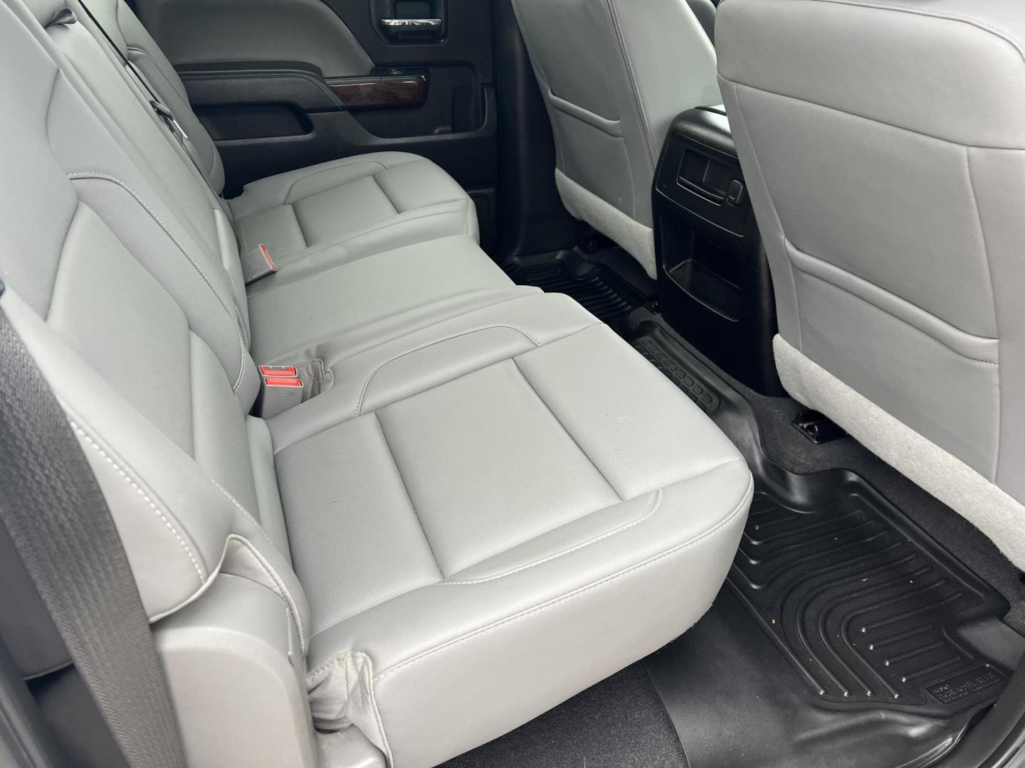 2018 White /Tan GMC Sierra 1500 SLT (3GTP1NEC1JG) with an 5.3L V8 OHV 16V engine, 6-Speed Automatic transmission, located at 4520 Airline Hwy, Baton Rouge, LA, 70805, (225) 357-1497, 30.509325, -91.145432 - 2018 GMC Sierra Crew Cab SLT ***ONE OWNER & NO ACCIDENTS*** 5.3 V8 Gas, 178K Miles, Heated & Cooled Leather, Bose Stereo, A/C & Heat, All Power, Bed Cover, Tow Pkg & More. FOR INFO PLEASE CONTACT JEFF AT 225-413-0981. CHECK OUT OUR A+ RATING WITH THE BETTER BUSINESS BUREAU. WE HAVE BEEN A FAMILY OWN - Photo#10