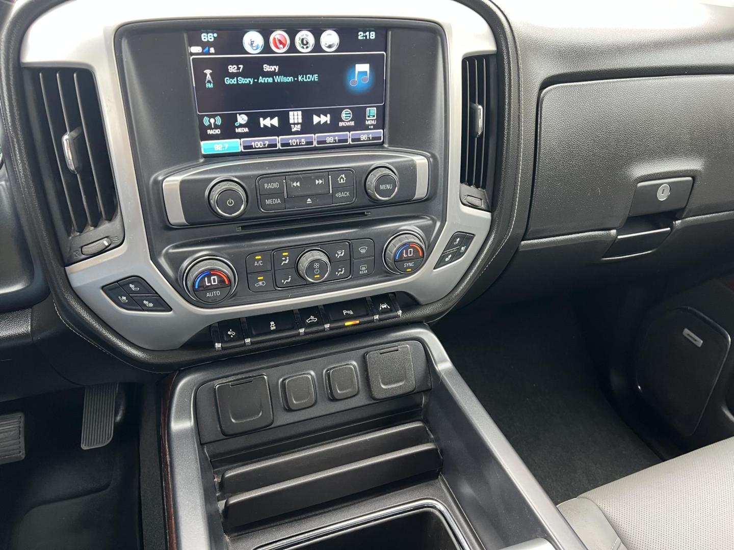 2018 White /Tan GMC Sierra 1500 SLT (3GTP1NEC1JG) with an 5.3L V8 OHV 16V engine, 6-Speed Automatic transmission, located at 4520 Airline Hwy, Baton Rouge, LA, 70805, (225) 357-1497, 30.509325, -91.145432 - 2018 GMC Sierra Crew Cab SLT ***ONE OWNER & NO ACCIDENTS*** 5.3 V8 Gas, 178K Miles, Heated & Cooled Leather, Bose Stereo, A/C & Heat, All Power, Bed Cover, Tow Pkg & More. FOR INFO PLEASE CONTACT JEFF AT 225-413-0981. CHECK OUT OUR A+ RATING WITH THE BETTER BUSINESS BUREAU. WE HAVE BEEN A FAMILY OWN - Photo#14