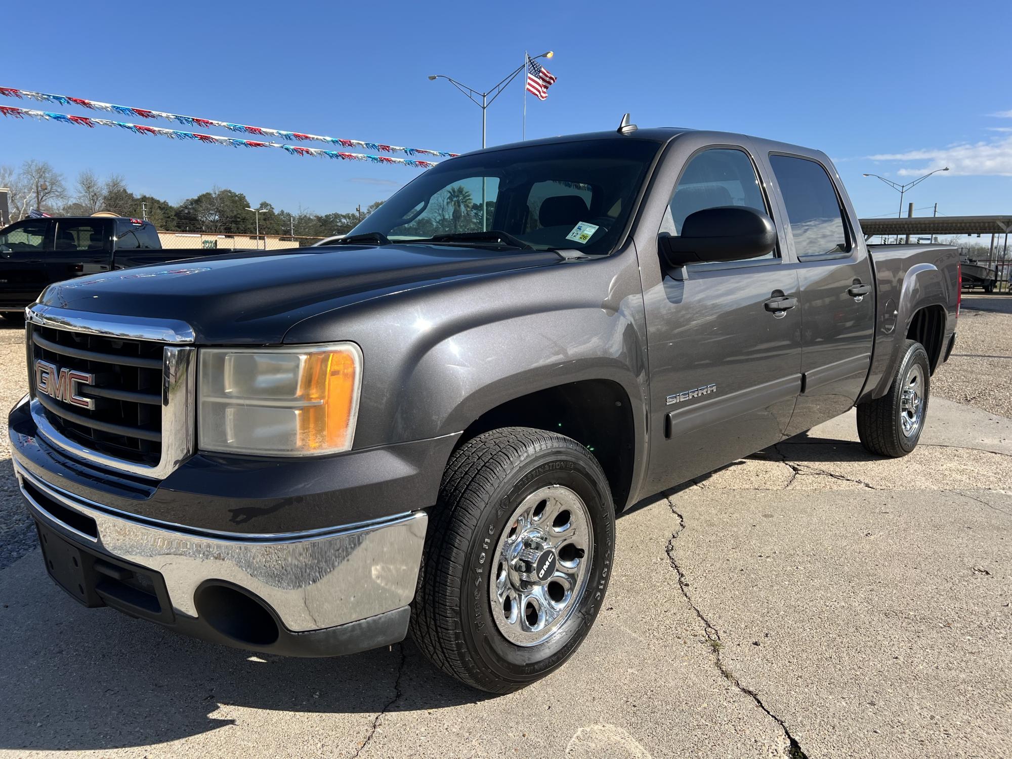 photo of 2011 GMC Sierra 1500 Crew Cab 2WD