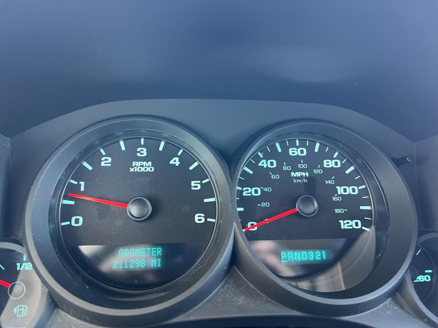 2011 Gray /Black GMC Sierra 1500 SL (3GTP1UEA4BG) with an 4.8L V8 OHV 16V engine, 4-Speed Automatic transmission, located at 4520 Airline Hwy, Baton Rouge, LA, 70805, (225) 357-1497, 30.509325, -91.145432 - 2011 GMC Sierra 1500 Crew Cab SL 4.8 V8 Gas, 211K Miles, Cold A/C, Power Windows, Locks & Mirrors, 6 1/2 Bed, Good Tires. FOR INFO PLEASE CONTACT JEFF AT 225-413-0981. CHECK OUT OUR A+ RATING WITH THE BETTER BUSINESS BUREAU. WE HAVE BEEN A FAMILY OWNED AND OPERATED BUSINESS AT THE SAME LOCATION FO - Photo#8