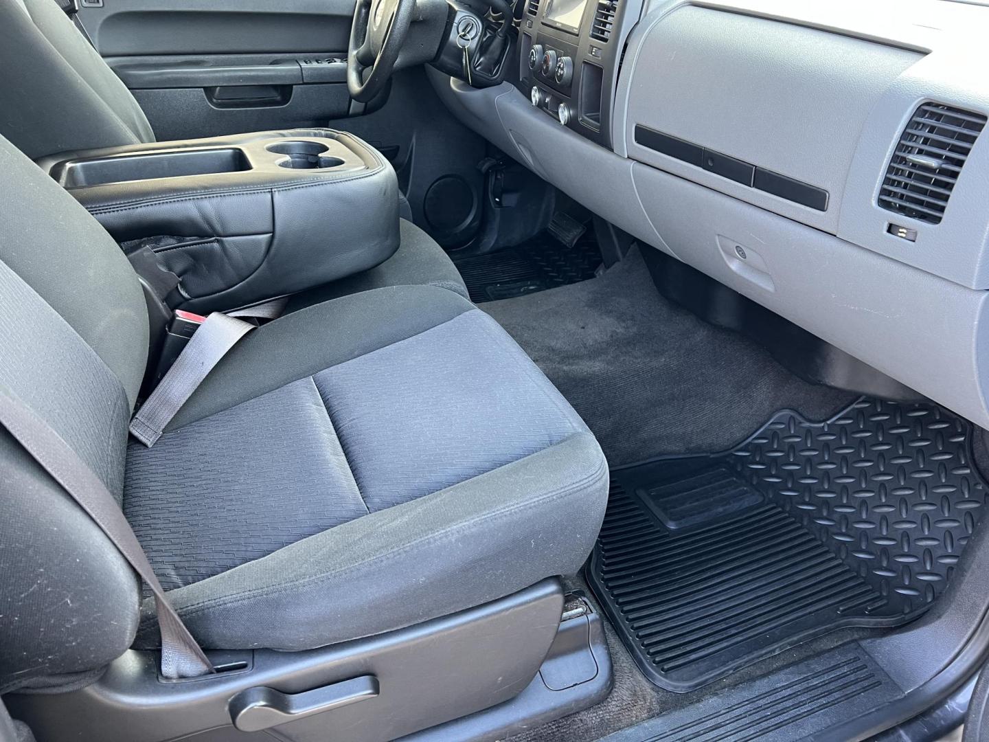 2011 Gray /Black GMC Sierra 1500 SL (3GTP1UEA4BG) with an 4.8L V8 OHV 16V engine, 4-Speed Automatic transmission, located at 4520 Airline Hwy, Baton Rouge, LA, 70805, (225) 357-1497, 30.509325, -91.145432 - 2011 GMC Sierra 1500 Crew Cab SL 4.8 V8 Gas, 211K Miles, Cold A/C, Power Windows, Locks & Mirrors, 6 1/2 Bed, Good Tires. FOR INFO PLEASE CONTACT JEFF AT 225-413-0981. CHECK OUT OUR A+ RATING WITH THE BETTER BUSINESS BUREAU. WE HAVE BEEN A FAMILY OWNED AND OPERATED BUSINESS AT THE SAME LOCATION FO - Photo#11