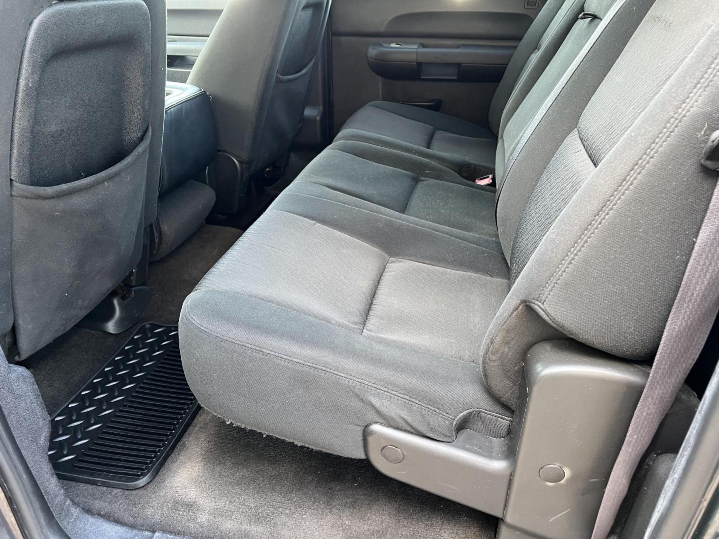 2011 Gray /Black GMC Sierra 1500 SL (3GTP1UEA4BG) with an 4.8L V8 OHV 16V engine, 4-Speed Automatic transmission, located at 4520 Airline Hwy, Baton Rouge, LA, 70805, (225) 357-1497, 30.509325, -91.145432 - 2011 GMC Sierra 1500 Crew Cab SL 4.8 V8 Gas, 211K Miles, Cold A/C, Power Windows, Locks & Mirrors, 6 1/2 Bed, Good Tires. FOR INFO PLEASE CONTACT JEFF AT 225-413-0981. CHECK OUT OUR A+ RATING WITH THE BETTER BUSINESS BUREAU. WE HAVE BEEN A FAMILY OWNED AND OPERATED BUSINESS AT THE SAME LOCATION FO - Photo#13