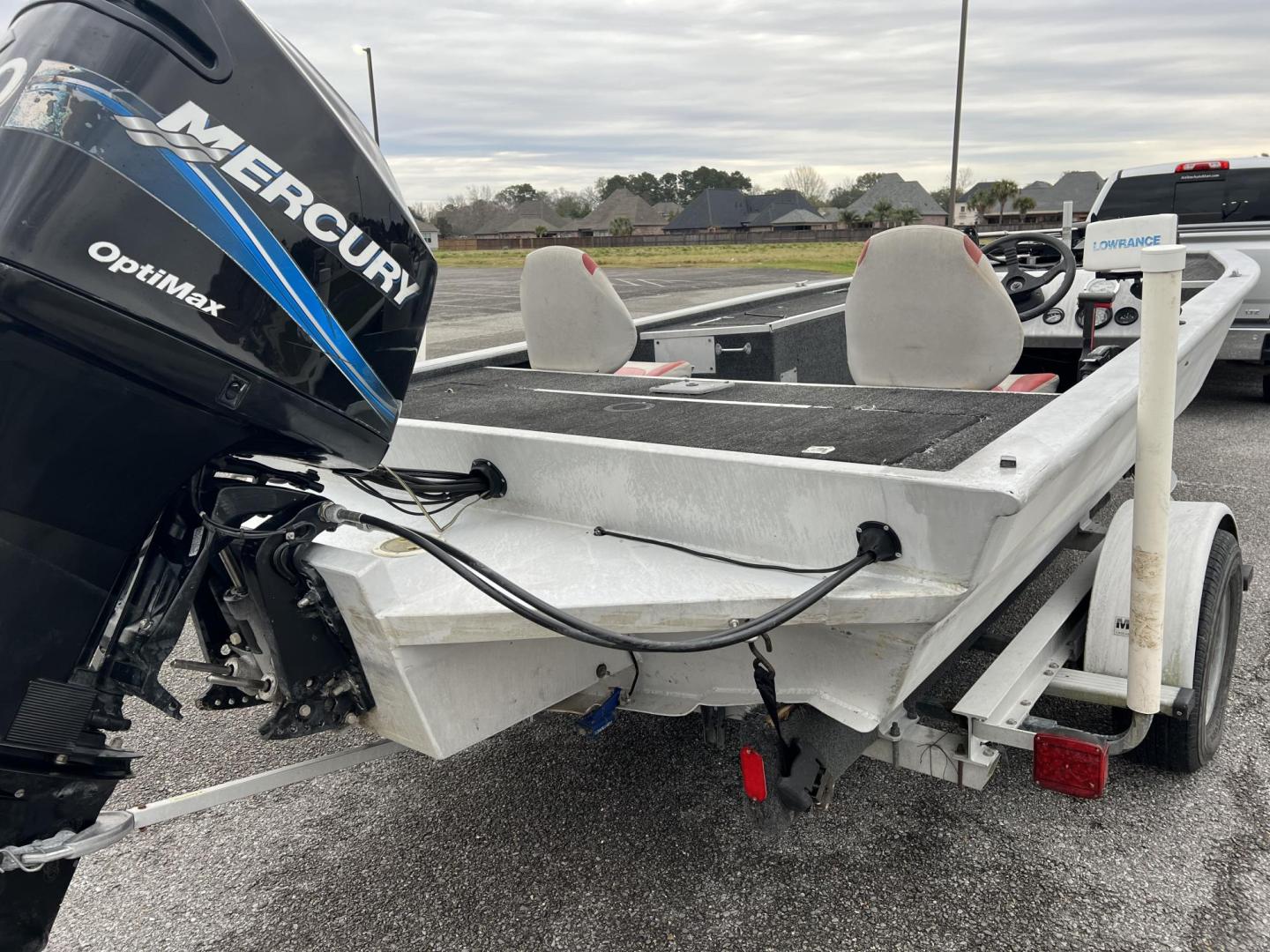 2001 Silver , located at 4520 Airline Hwy, Baton Rouge, LA, 70805, (225) 357-1497, 30.509325, -91.145432 - 2001 Custom Built Alumium Bass Boat 18 1/2 Ft Long 2006 Mercury OptiMax 150HP 220 Hrs, Motorguide Trolling Motor, Rod Box, 3 Other Storages, Lowrance Electronics, On Board Charger, 53 Is Top Speed - Photo#3