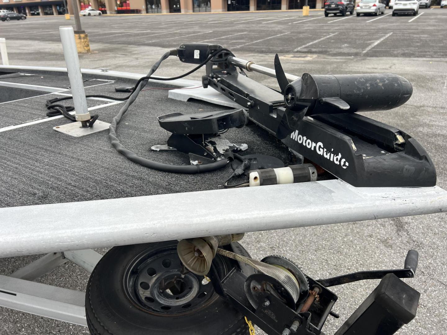 2001 Silver , located at 4520 Airline Hwy, Baton Rouge, LA, 70805, (225) 357-1497, 30.509325, -91.145432 - 2001 Custom Built Alumium Bass Boat 18 1/2 Ft Long 2006 Mercury OptiMax 150HP 220 Hrs, Motorguide Trolling Motor, Rod Box, 3 Other Storages, Lowrance Electronics, On Board Charger, 53 Is Top Speed - Photo#5